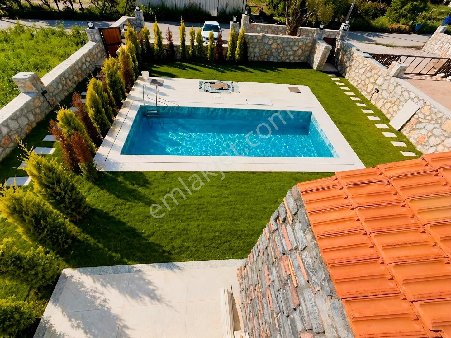 Milas Bodrum Yolu Arası Dörttepe Havuzlu 3+1 Lüks Satılık Villa - Görsel 12
