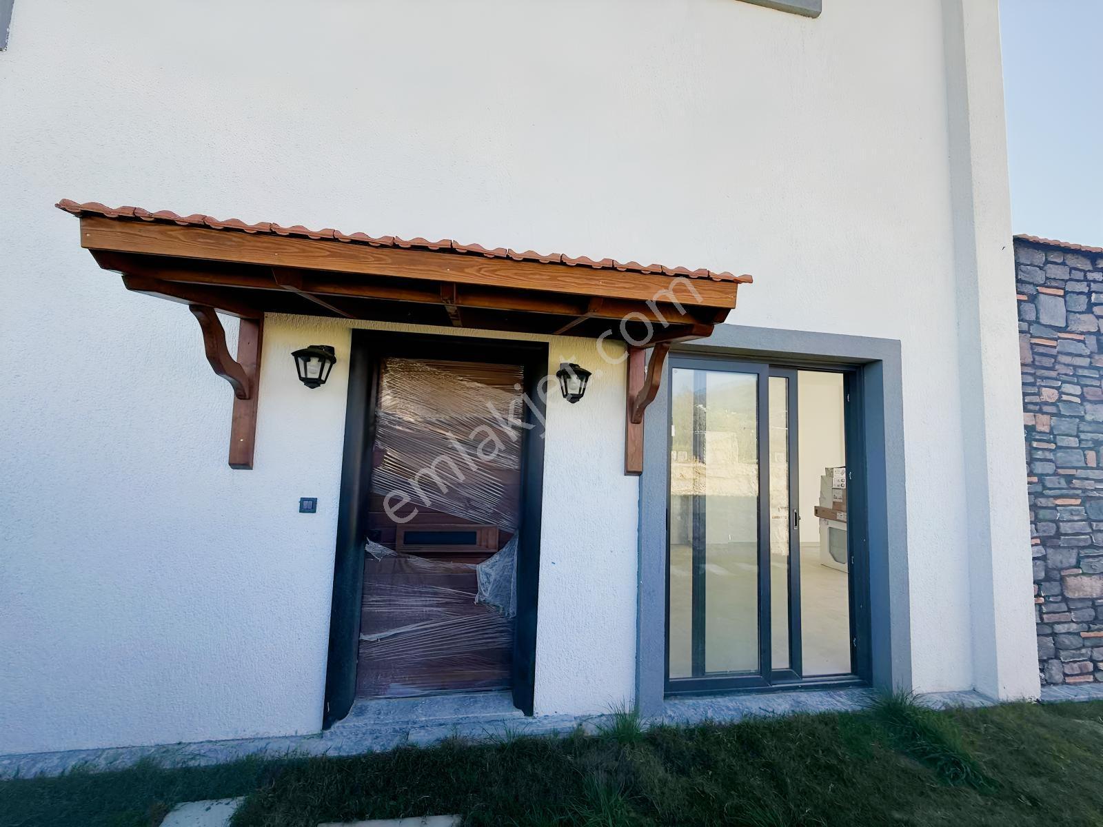 Milas Bodrum Yolu Arası Dörttepe Havuzlu 3+1 Lüks Satılık Villa - Görsel 15