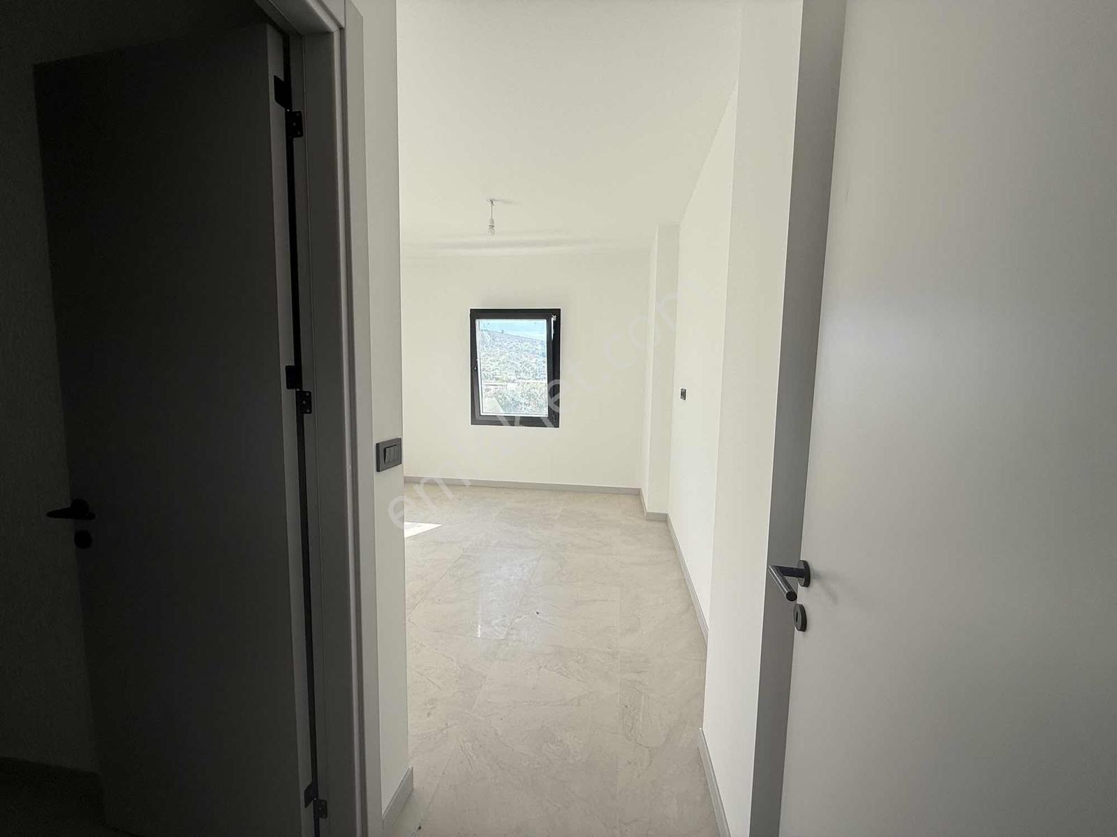 Milas Bodrum Yolu Arası Dörttepe Havuzlu 3+1 Lüks Satılık Villa - Görsel 5