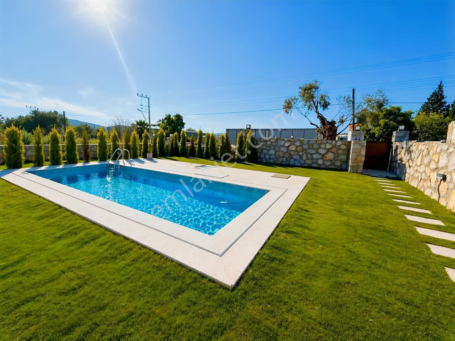 Milas Bodrum Yolu Arası Dörttepe Havuzlu 3+1 Lüks Satılık Villa - Görsel 13