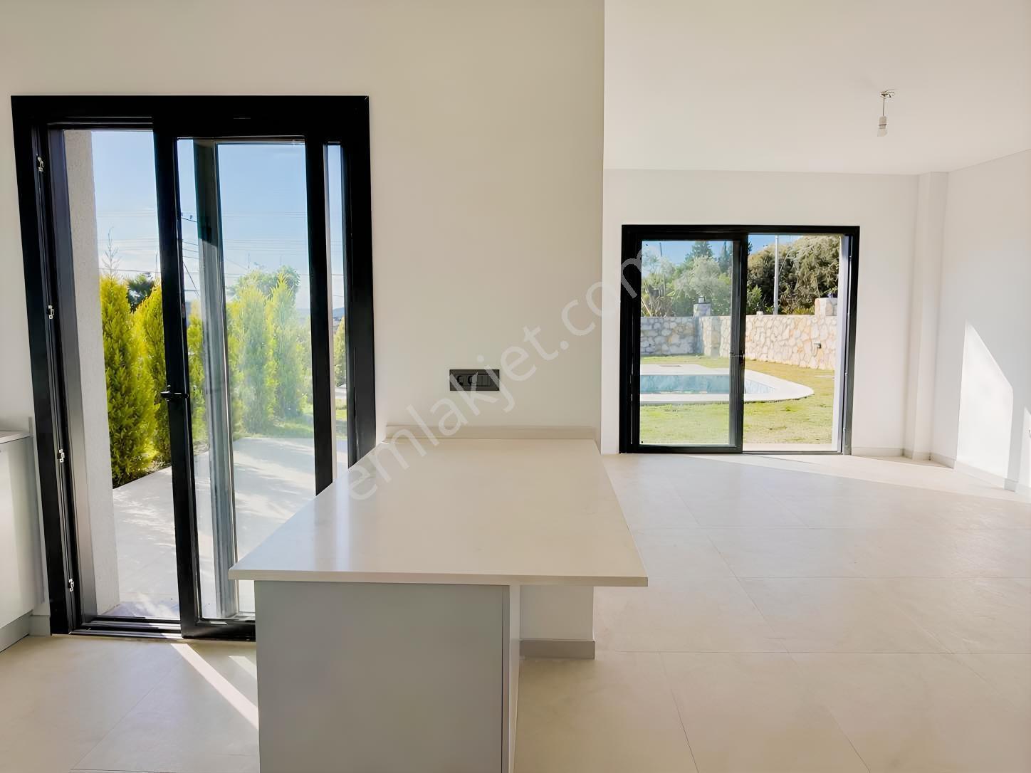 Milas Bodrum Yolu Arası Dörttepe Havuzlu 3+1 Lüks Satılık Villa - Görsel 16