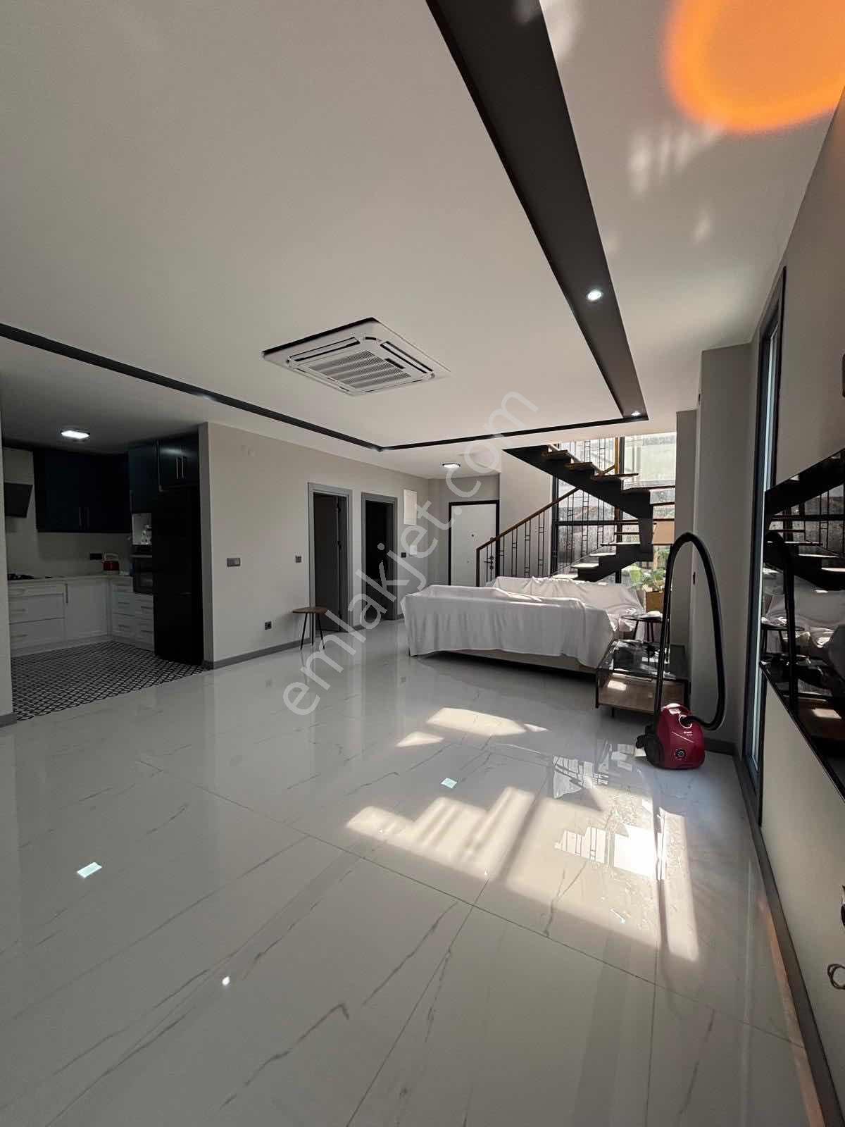Kuşadası Özel Havuzlu | Bahçeli | Kısmi Eşyalı 4+1 Satılık Villa - Görsel 8