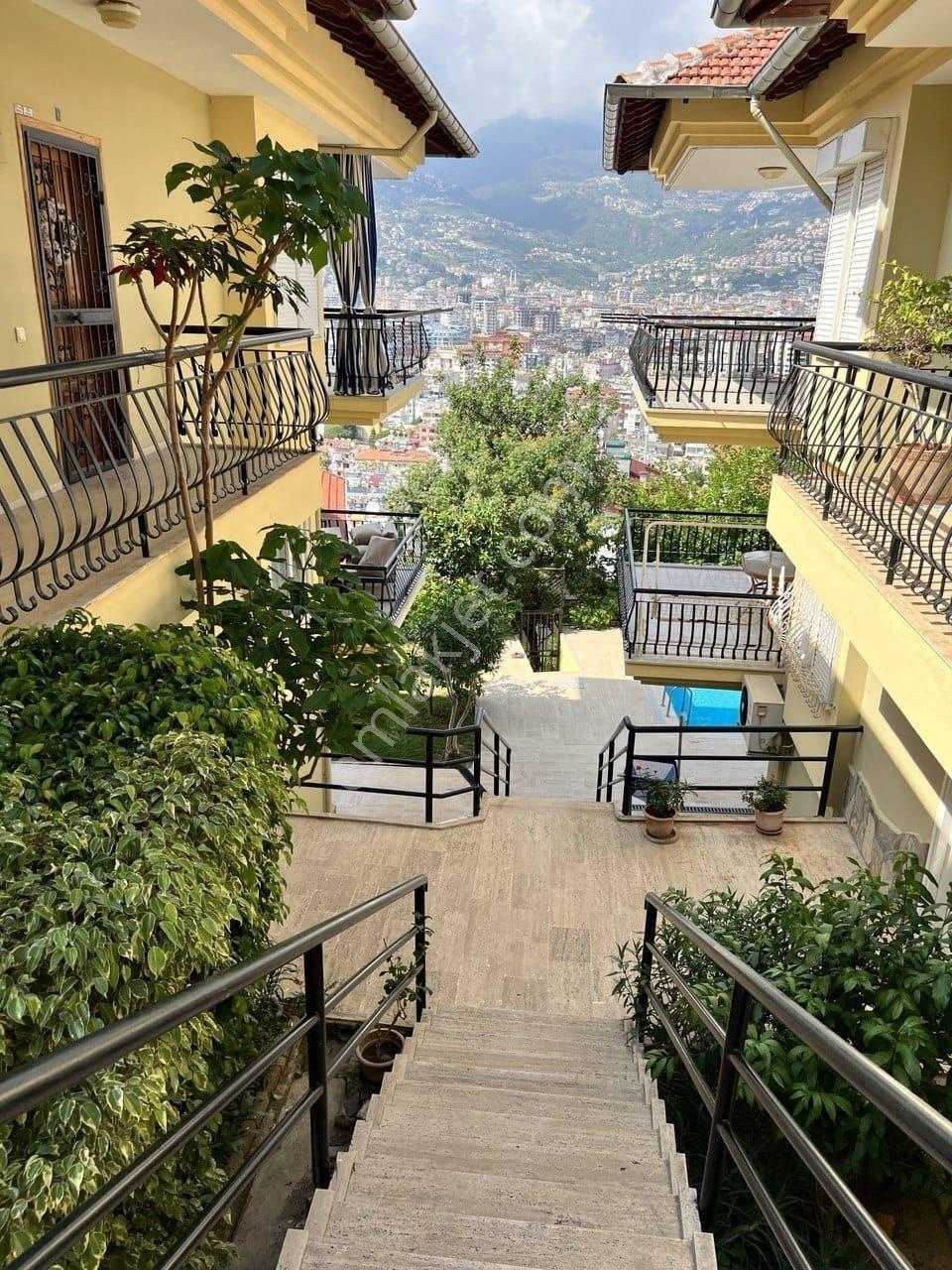 Alanya’nın Tarihi Bölgesinde Daire — Tüm Şehre Panoramik Manzara - Görsel 11