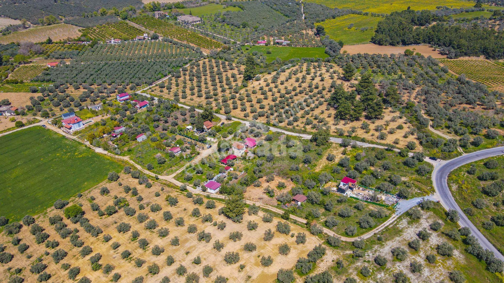 Kuşadası'nda Satılık İmarlı Manzaralı Fırsat Arsa - Görsel 9