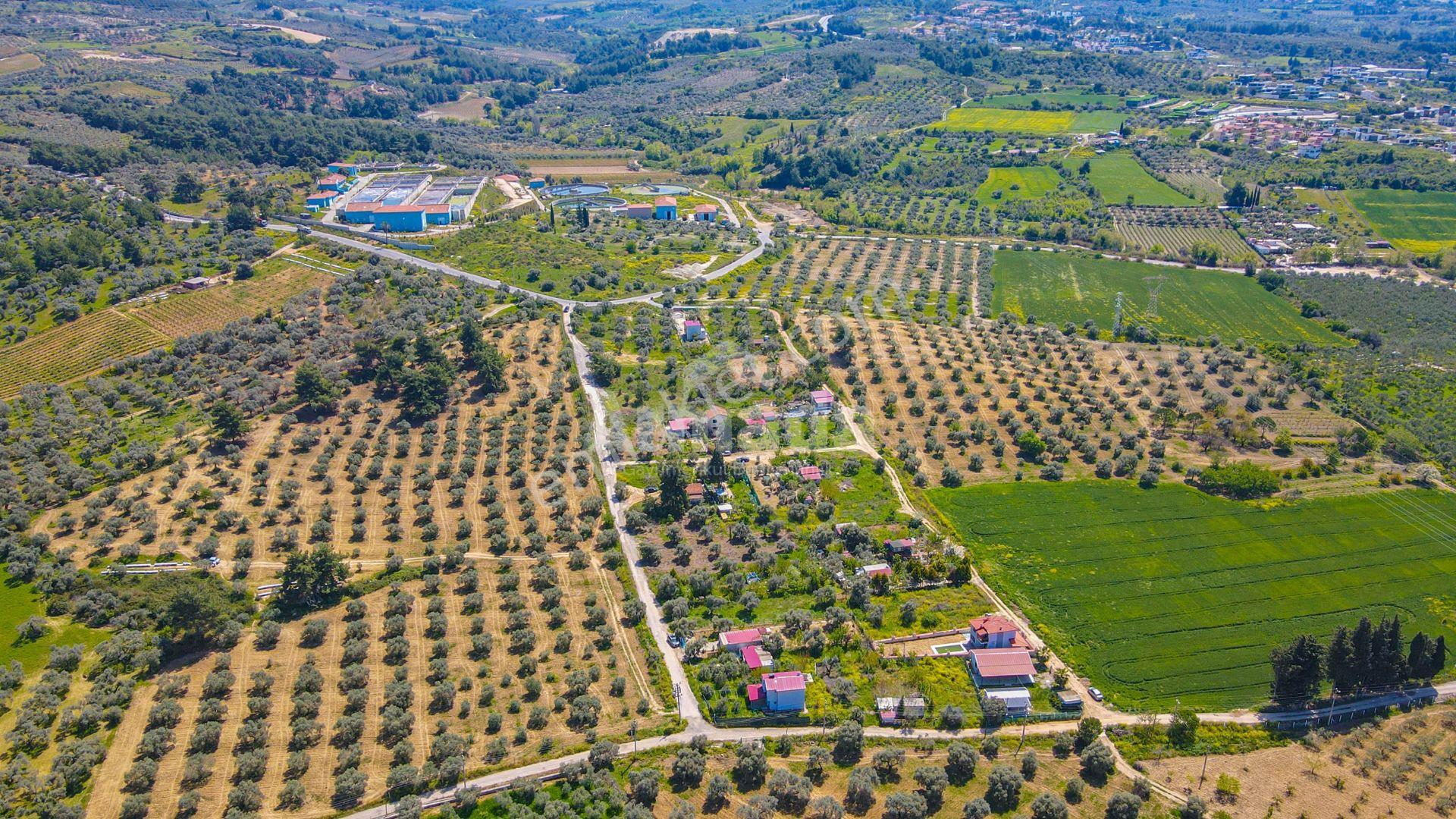 Kuşadası'nda Satılık İmarlı Manzaralı Fırsat Arsa - Görsel 6