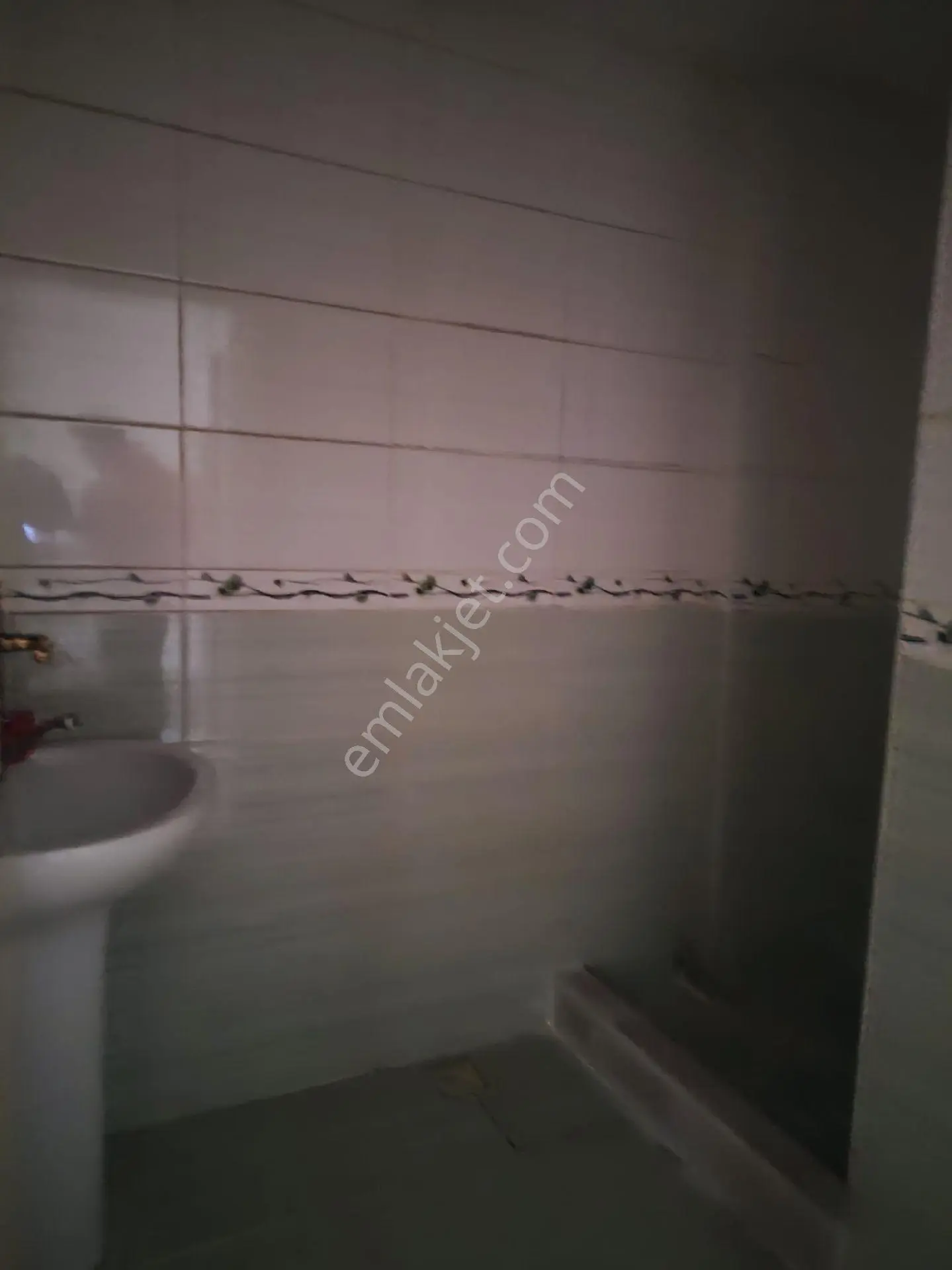 Ümraniye Yamanevler Mahallesi Metro Yürüme Mesafesi 2+1 Kiralık Daire Balkon Lu - Görsel 2
