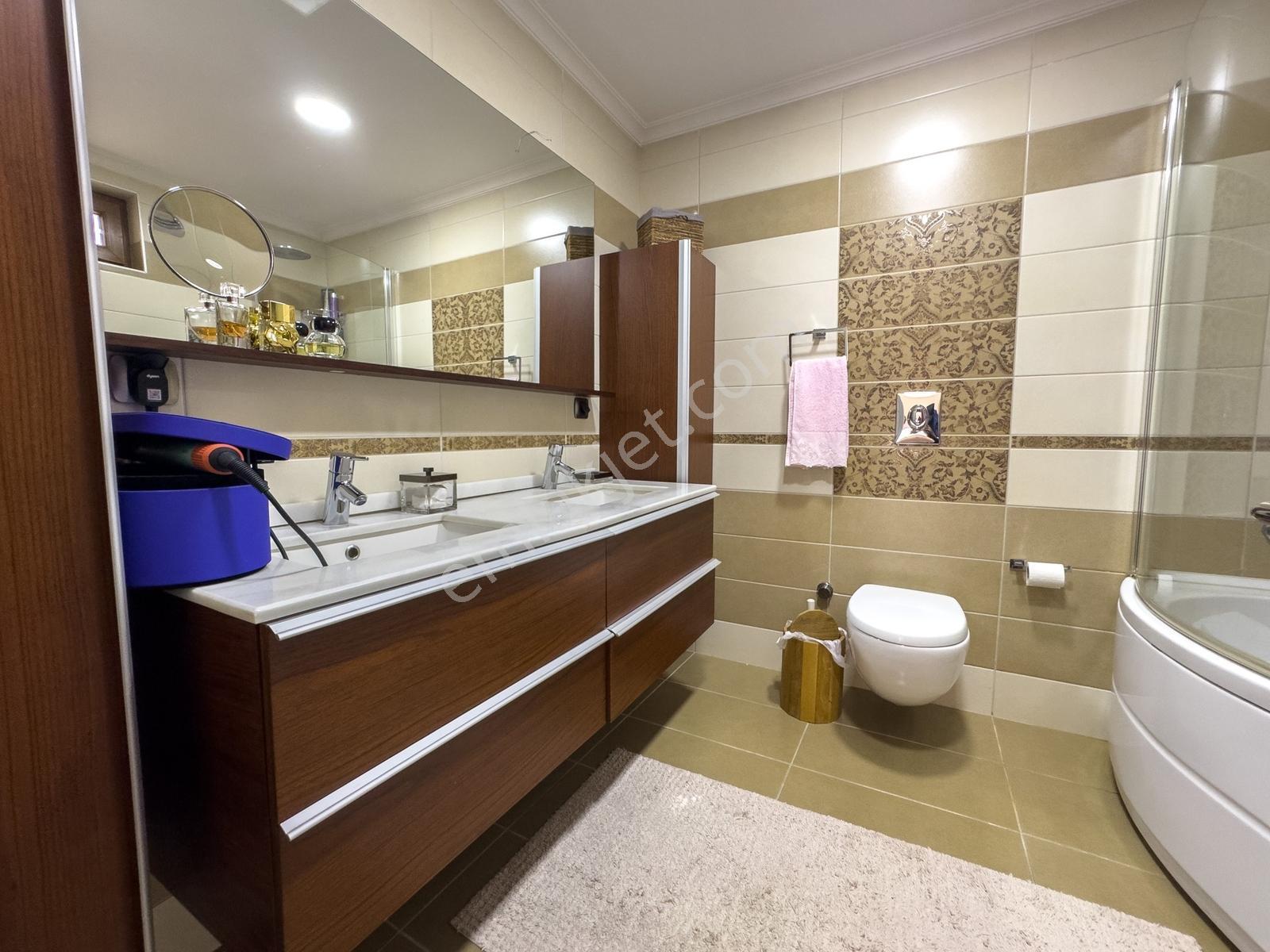 Bahçeşehir Kuzu Spradon Satılık Bahçeli 6+2 Villa - Görsel 9