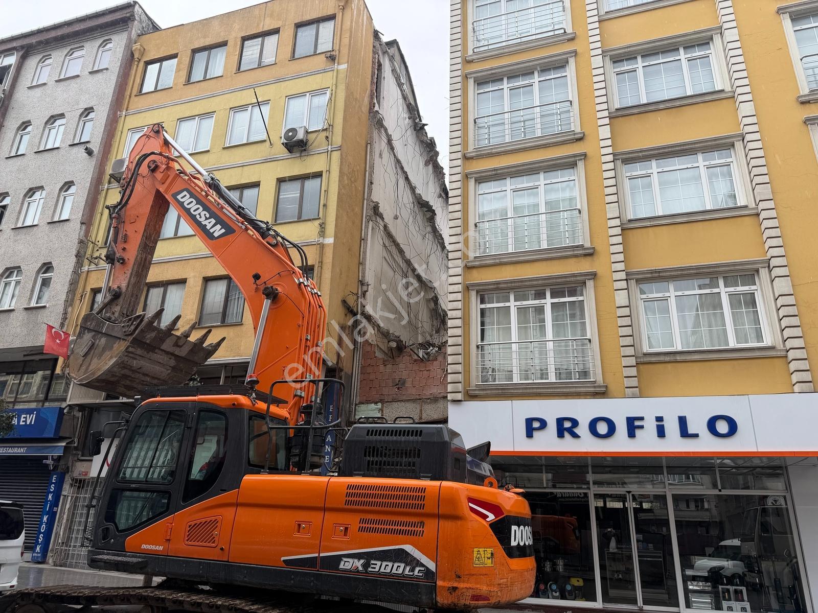 Zeytinburnu Merv Caddesi Emsal Transferıne Uygun 154 M2 Arsa - Görsel 8