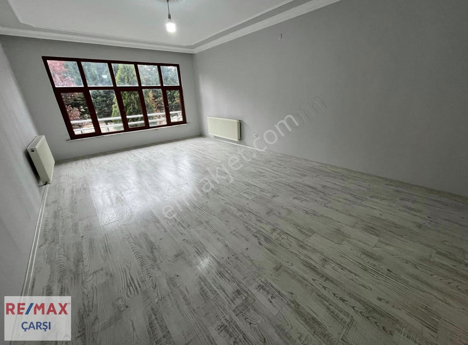 Kartepe Ataevler Mah Kiralık 3+1 Daire Net 150 Metre Kare