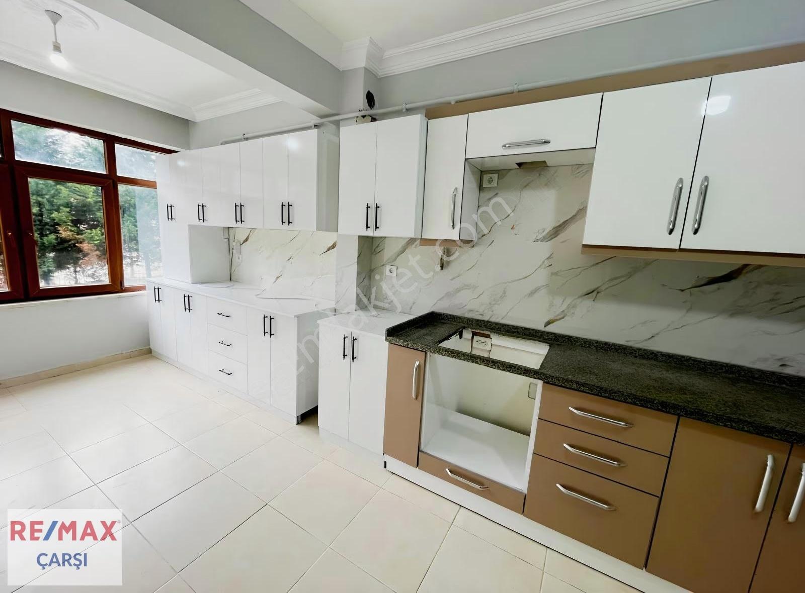 Kartepe Ataevler Mah Kiralık 3+1 Daire Net 150 Metre Kare - Görsel 17