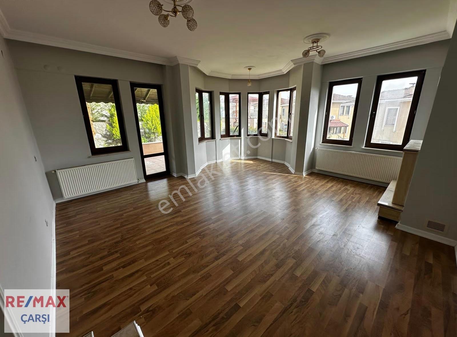 Deniz Kabuğu Evlerinde Havuzlu Site İçinde Müstakil 4+1 Villa - Görsel 3