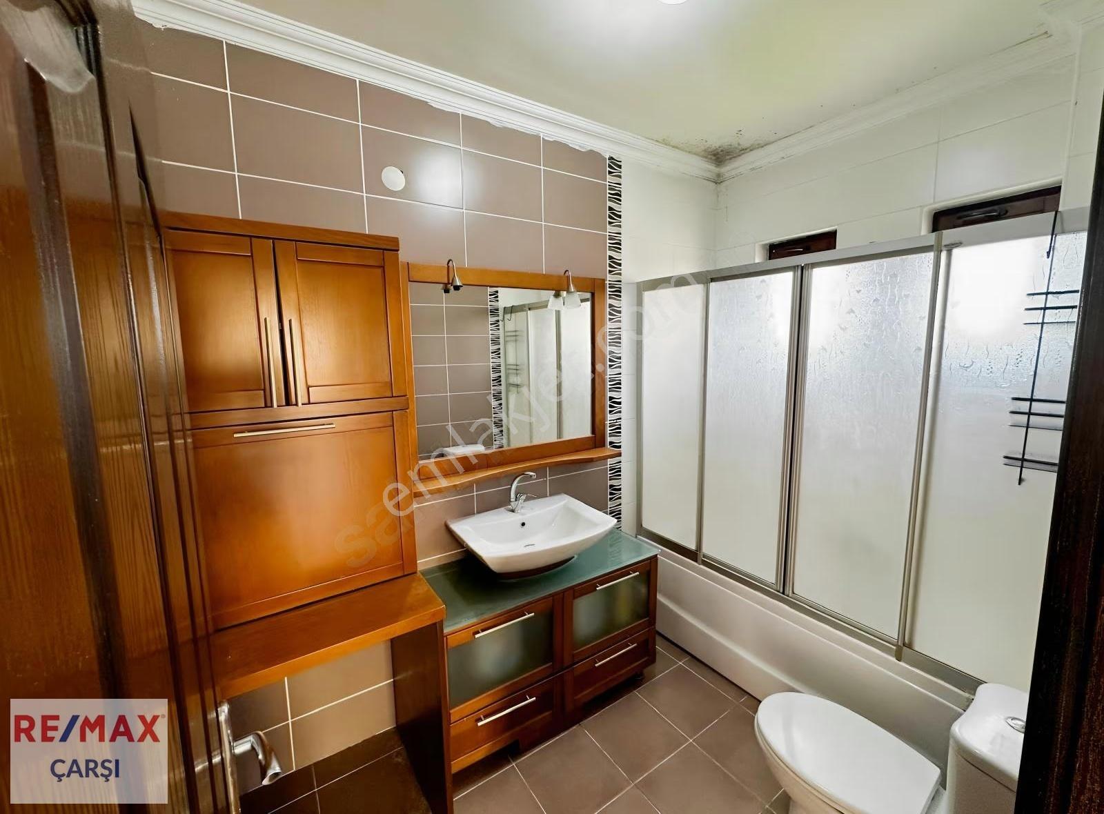 Deniz Kabuğu Evlerinde Havuzlu Site İçinde Müstakil 4+1 Villa - Görsel 9