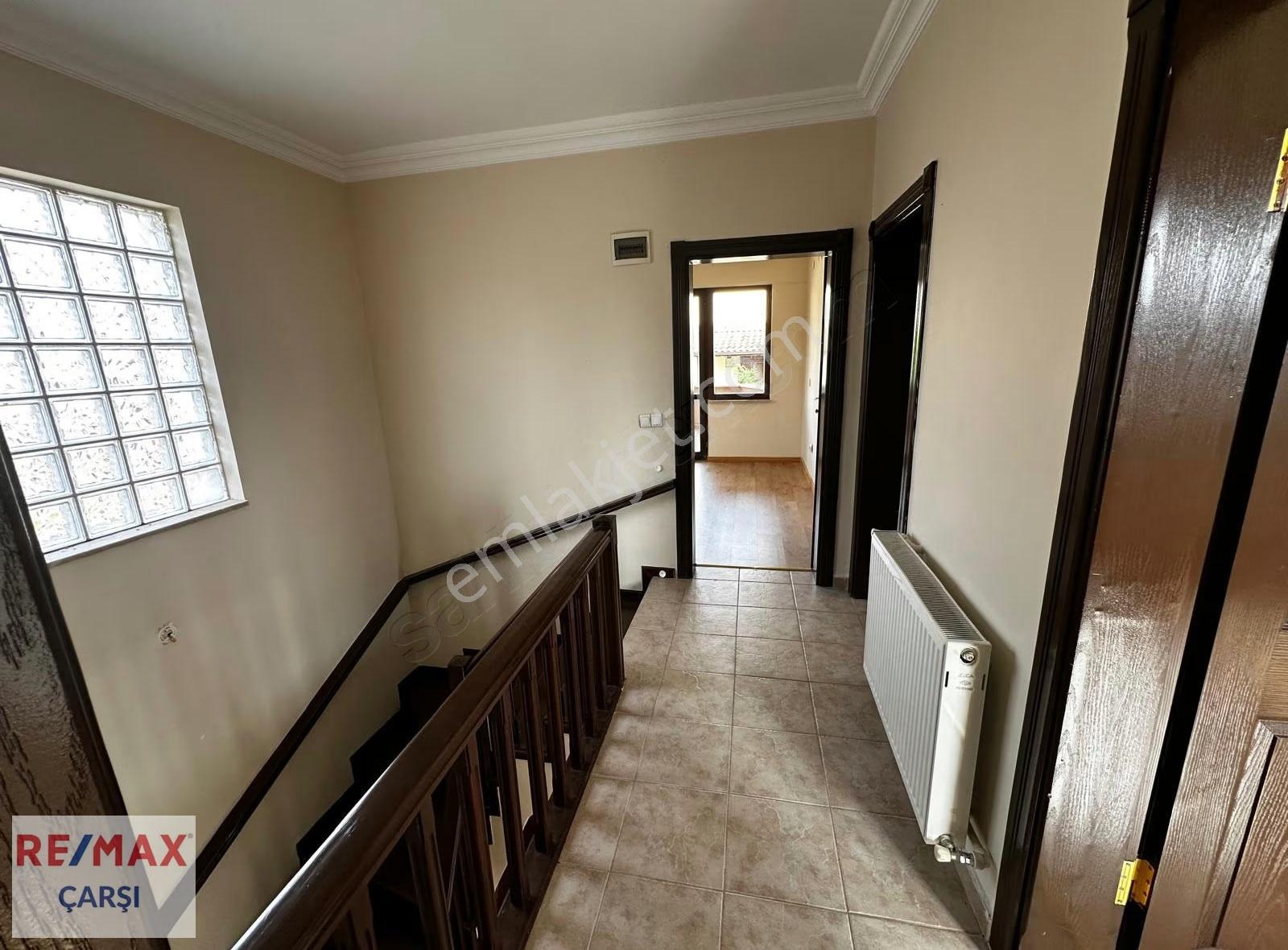 Deniz Kabuğu Evlerinde Havuzlu Site İçinde Müstakil 4+1 Villa - Görsel 12