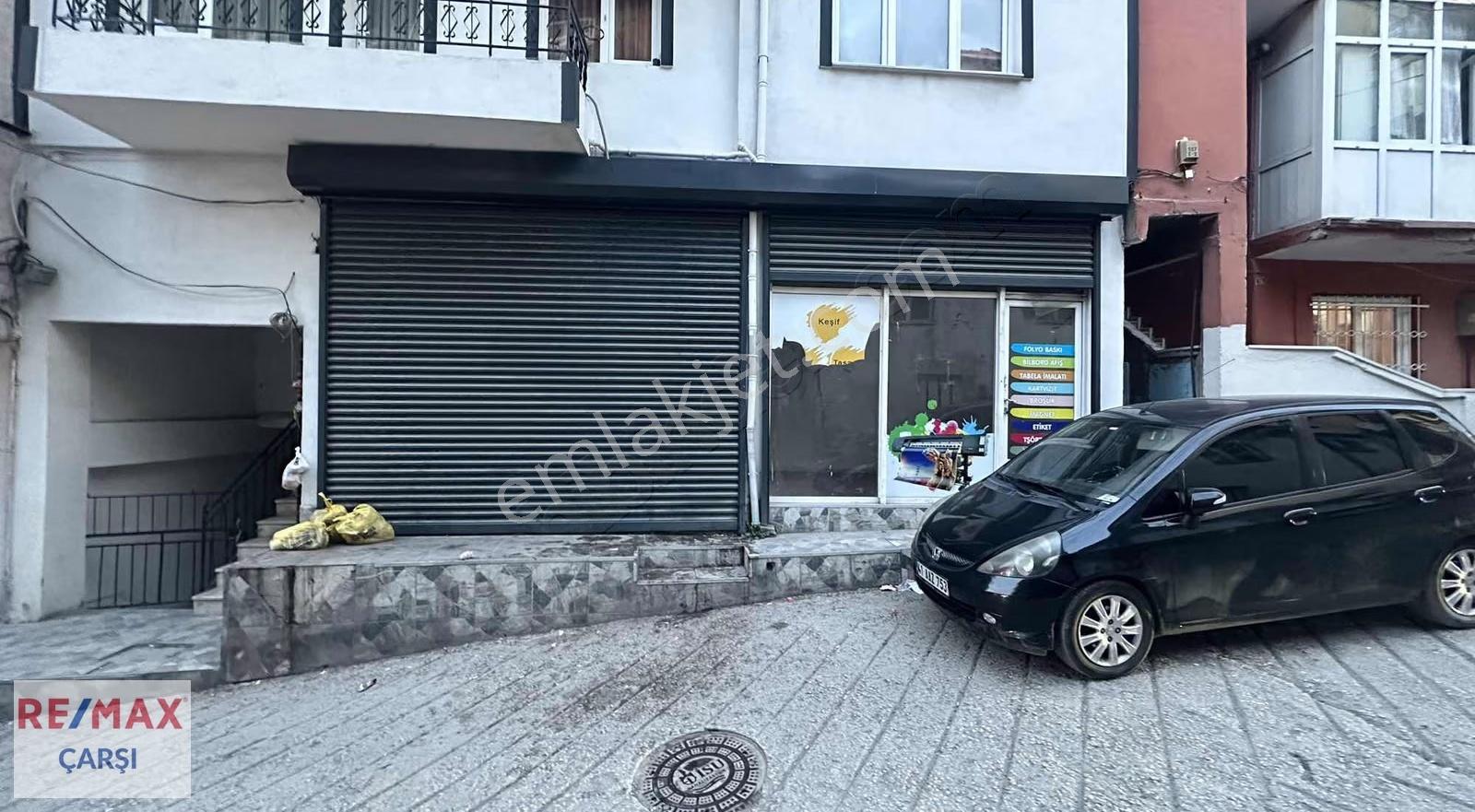 Cadde Üzerinde Yaya Ve Araç Trafiği Yüksek Kiralık Ofis