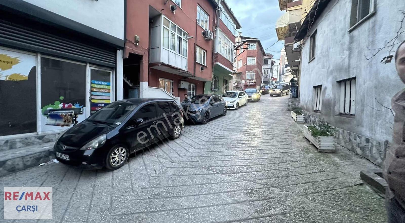 Cadde Üzerinde Yaya Ve Araç Trafiği Yüksek Kiralık Ofis - Görsel 6