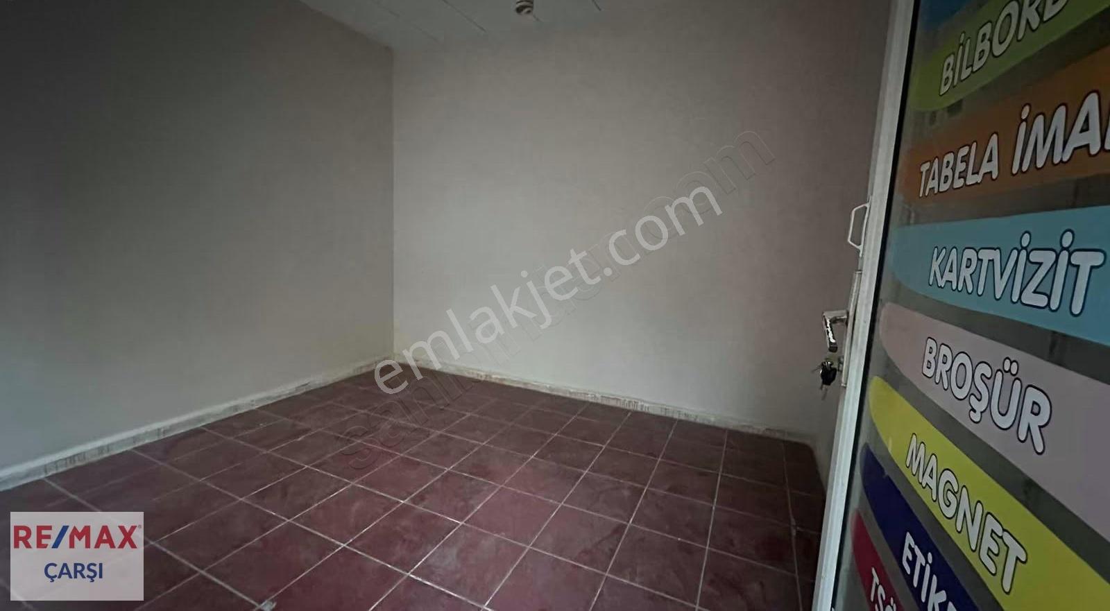 Cadde Üzerinde Yaya Ve Araç Trafiği Yüksek Kiralık Ofis - Görsel 5