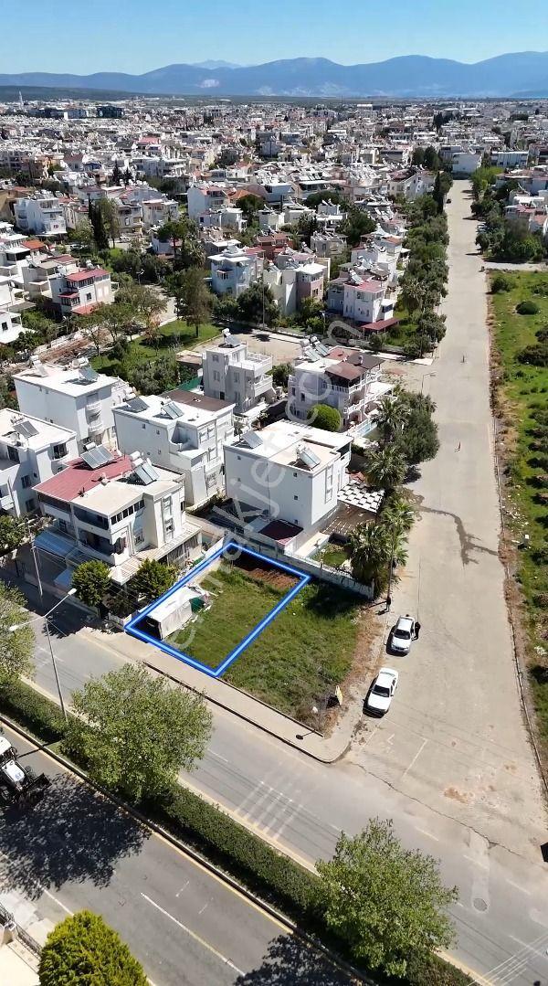 Altınkum & Çamlık’ta | Liman Yolu Cepheli 200 M² %20/40 İmarlı Satılık Arsa