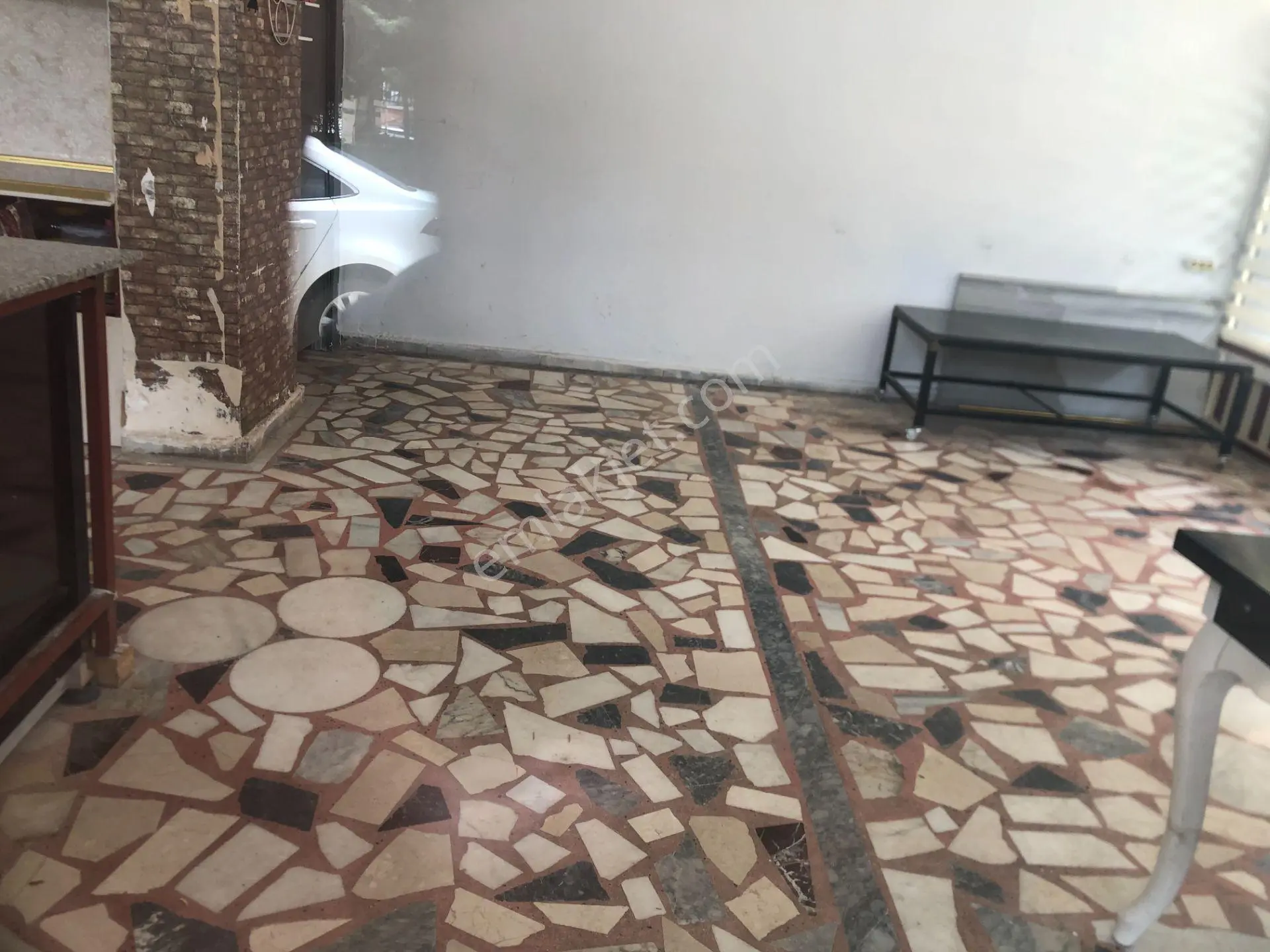 Satlık Karataşta Site İçinde Garaj Tapulu Dükkan - Görsel 2