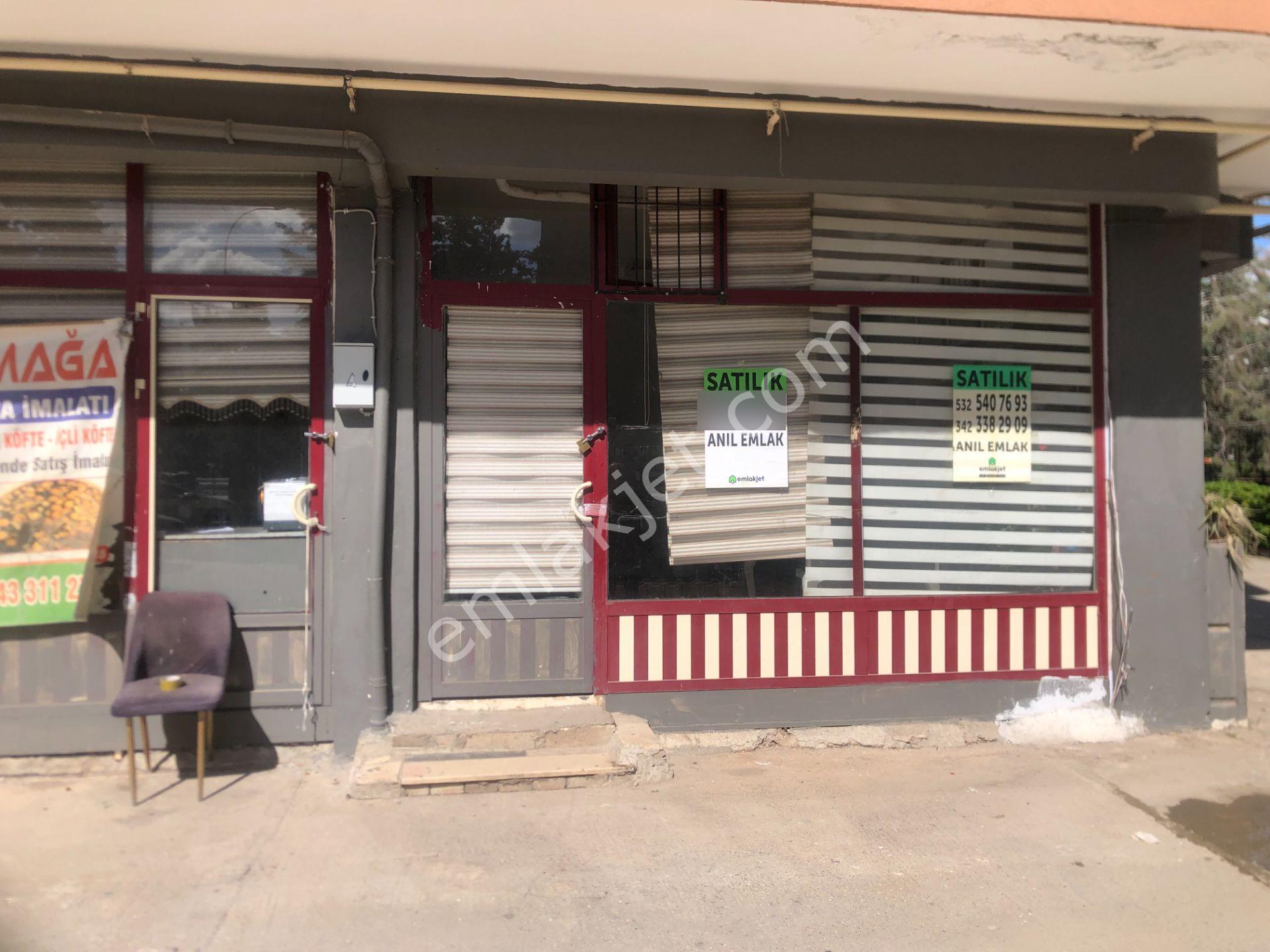 Satlık Karataşta Site İçinde Garaj Tapulu Dükkan