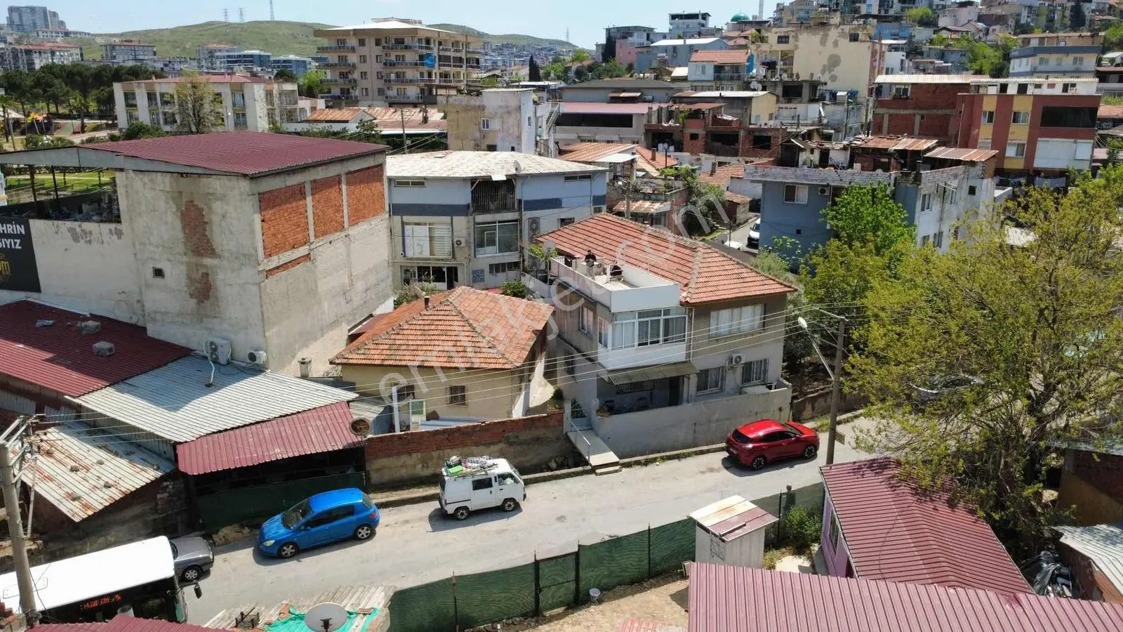 Eskiizmir Caddesine 15 M Mesafede 4 Adet Daire Çift Yol Cepheli