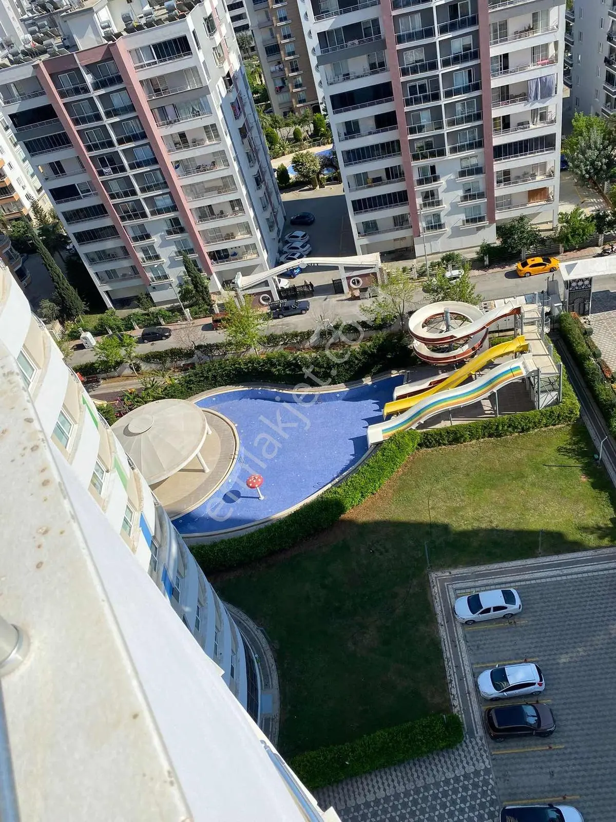 Yenişehir Çiftlikköyde Aquaparklı Ve Sosyal Donatılı Sitede 3+1