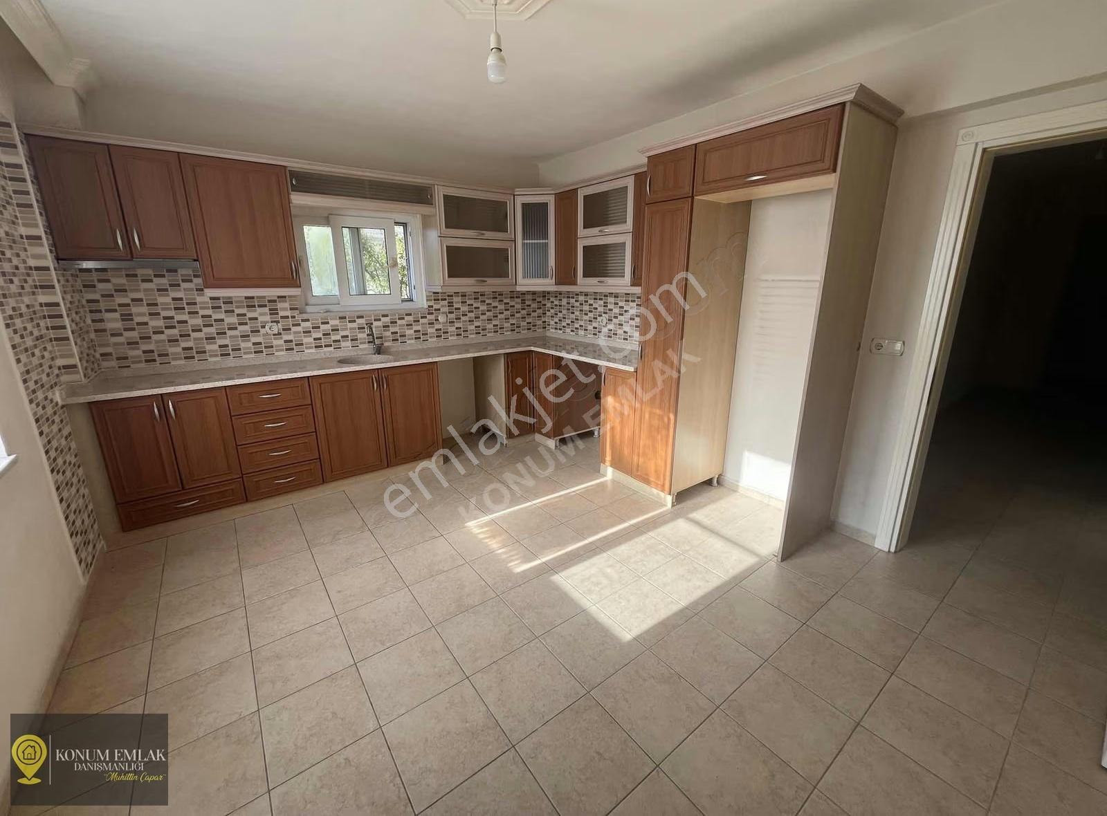 Konum Emlaktan Merkezde Kiralık Geniş Bahçe Katı 3+1 Daire - Görsel 23