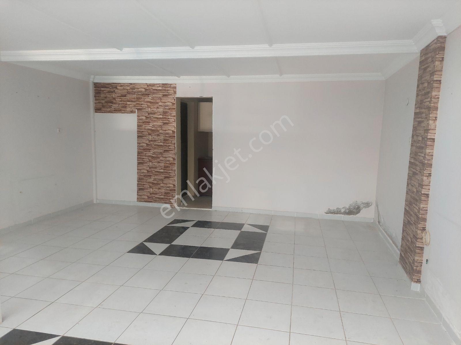 Yeşil Mahalle'de 45 M2+ 30 M2 Batarlı Satılık Dükkan - Görsel 3