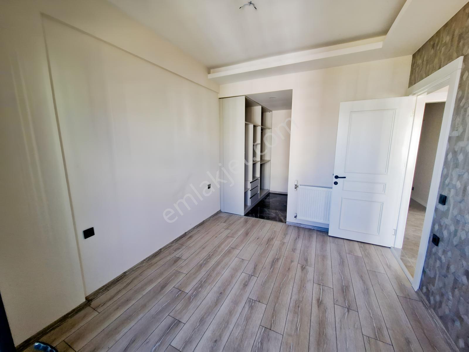 Fırat Plaza Mezitli Akdeniz'de 2,5+1 Satılık Daire Ara Kat - Görsel 17