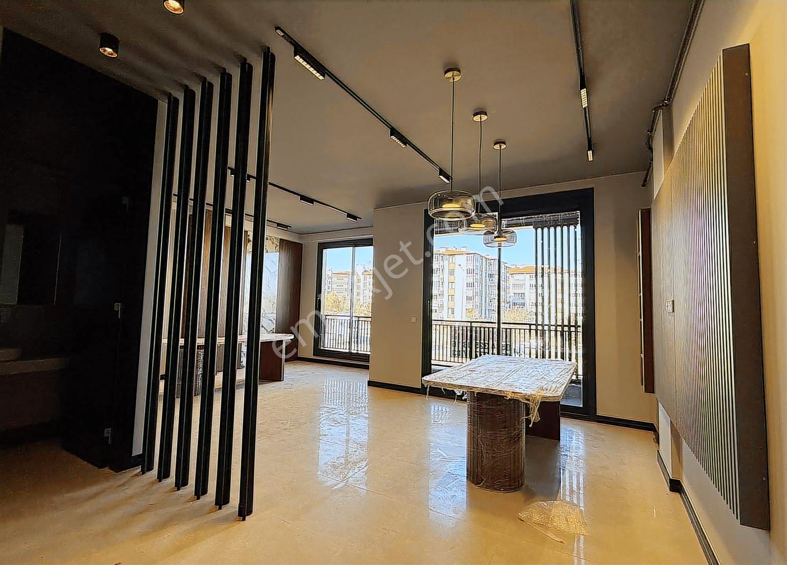 Tank Meydanında Kiralık Aidatsız Lüks Konsept Ofisler! - Görsel 22