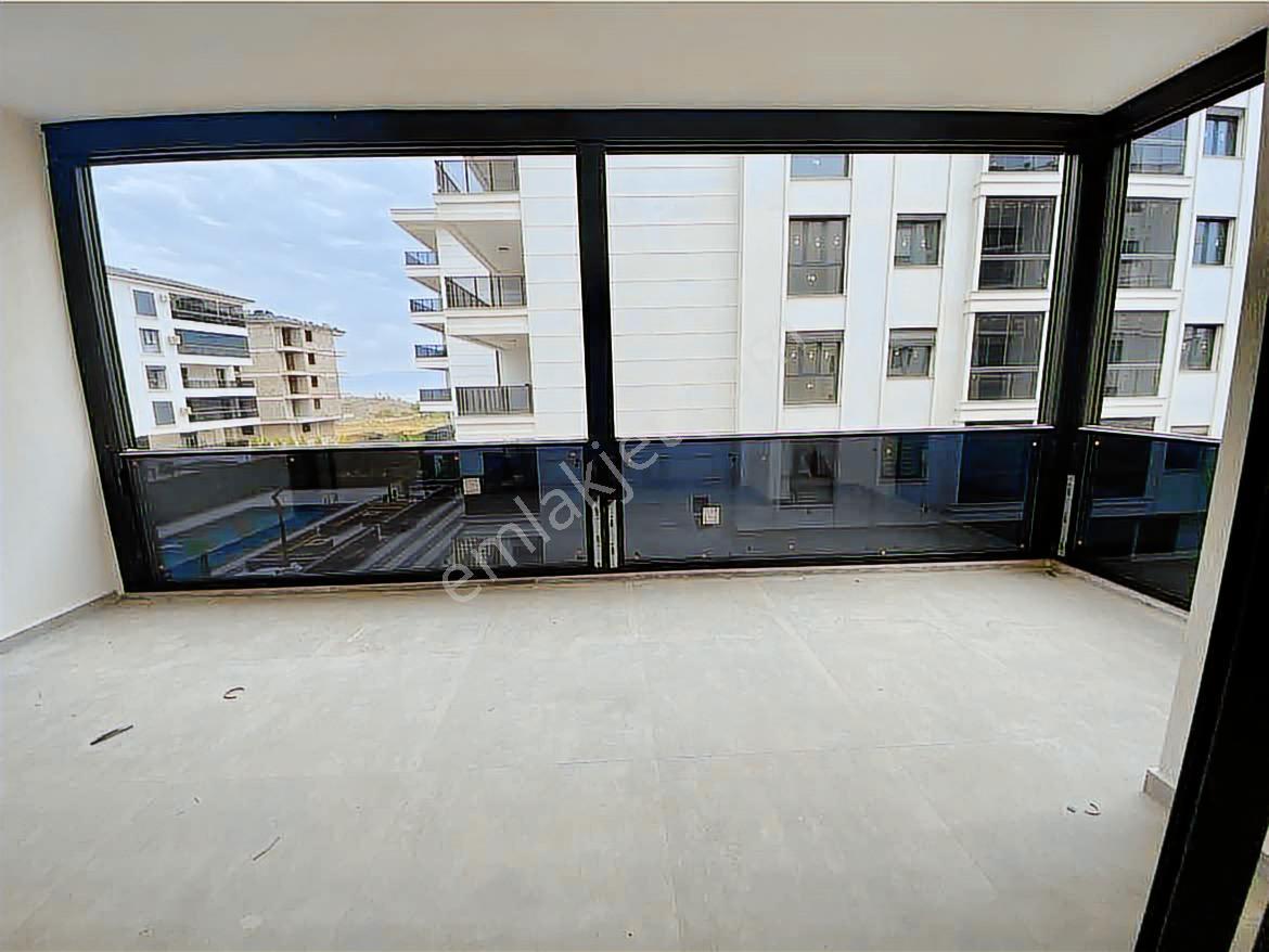 Yenişafakda Konsept Site İçi Lüks 3,5+1 Arakat Daire Nakıt Satış - Görsel 13