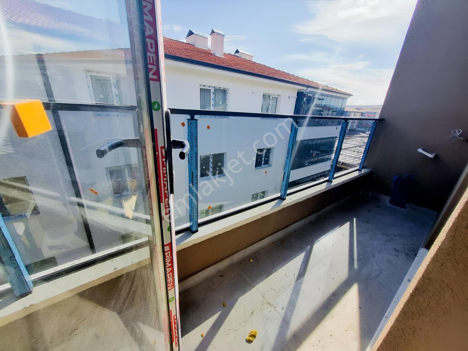 Yenikentte Kiralık 1+1 Katta Daire - Görsel 23