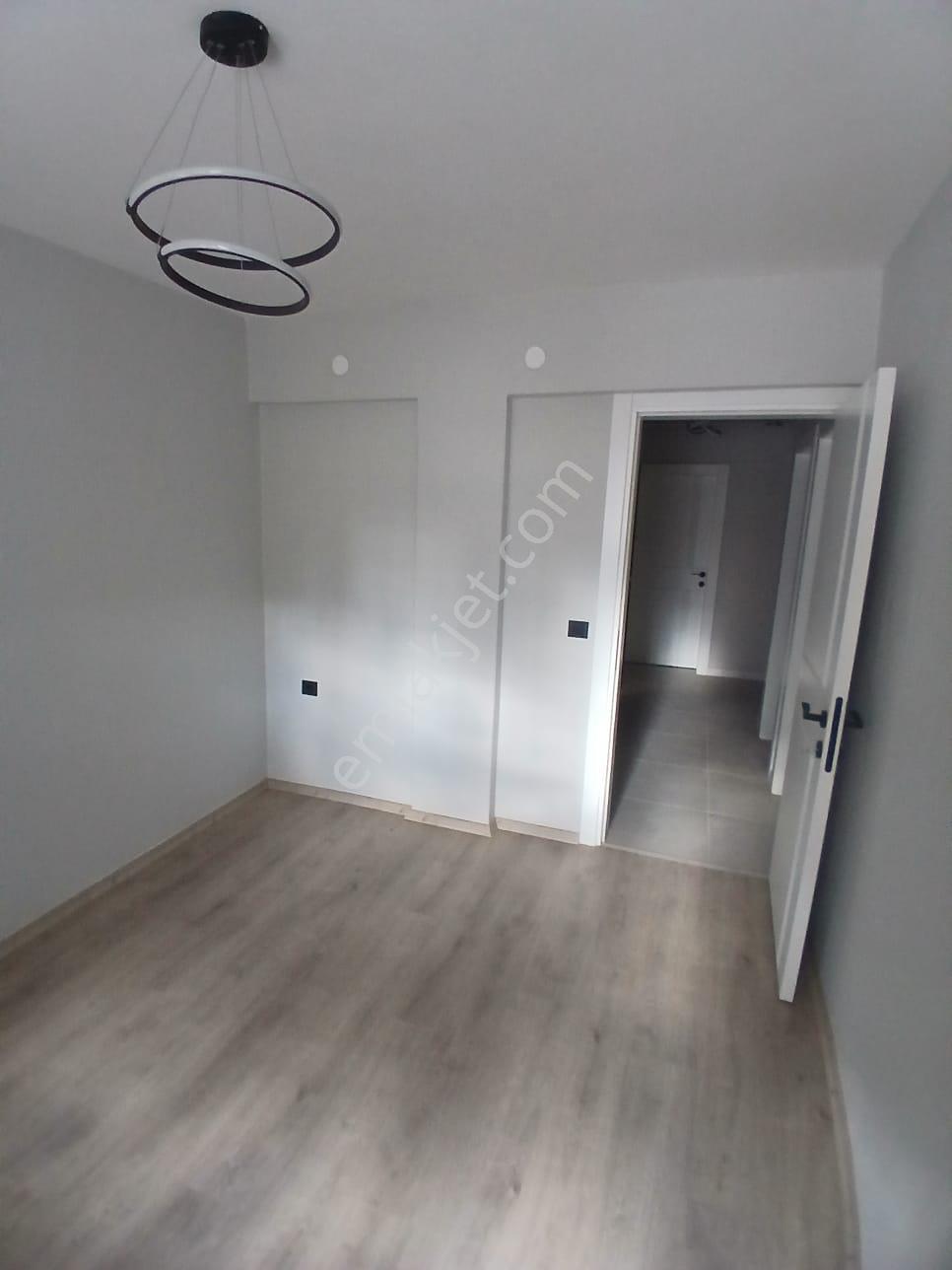 Ender Uysal Gayrimenkulden Sitelerde İçi Yenilenmiş 2+1 Kiralık Bahçekatı Daire... - Görsel 9