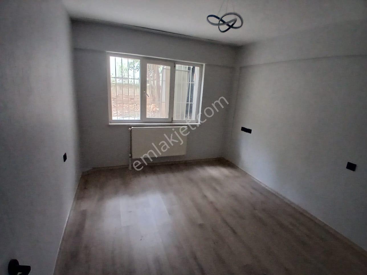 Ender Uysal Gayrimenkulden Sitelerde İçi Yenilenmiş 2+1 Kiralık Bahçekatı Daire... - Görsel 10