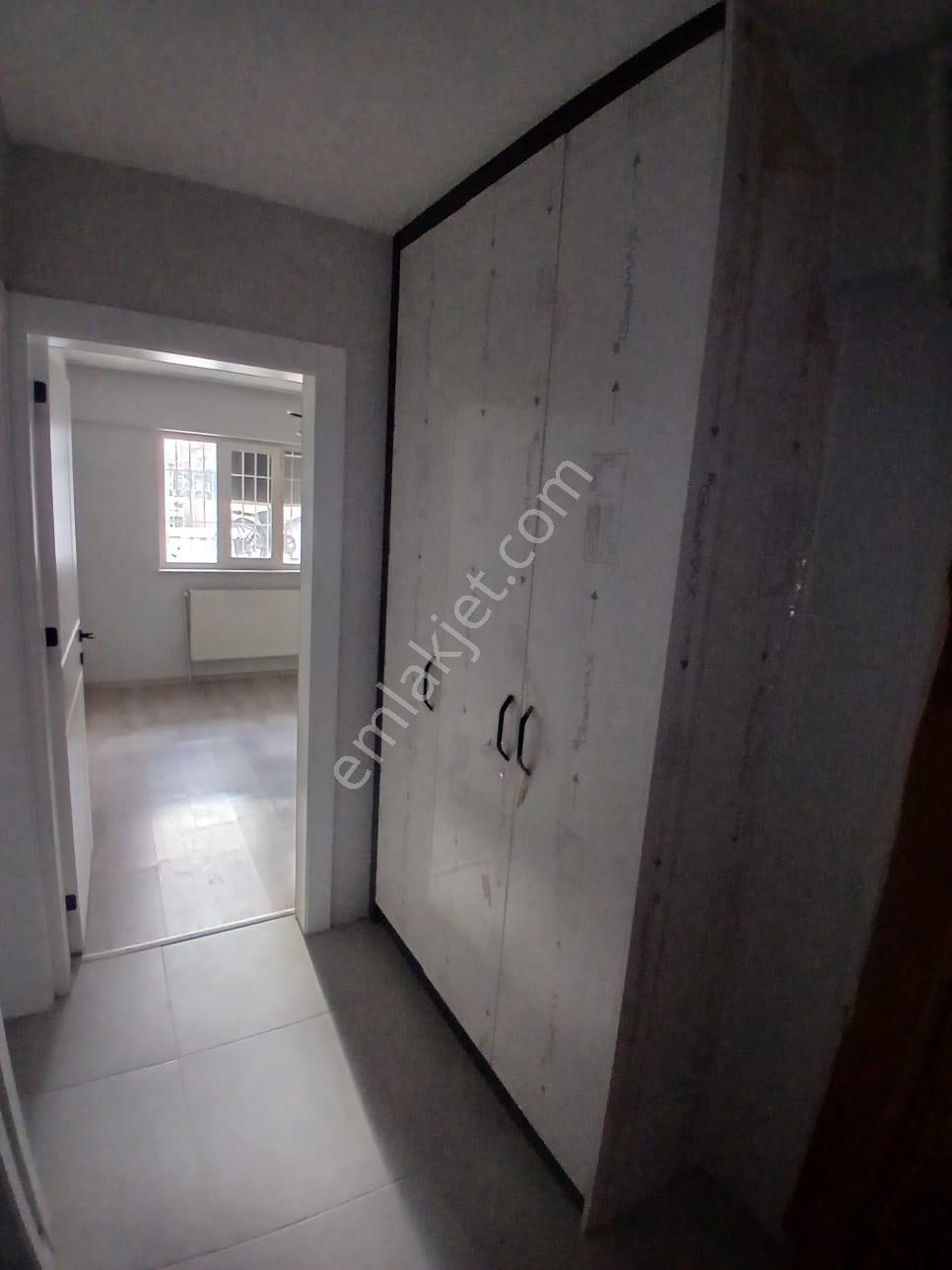 Ender Uysal Gayrimenkulden Sitelerde İçi Yenilenmiş 2+1 Kiralık Bahçekatı Daire... - Görsel 12