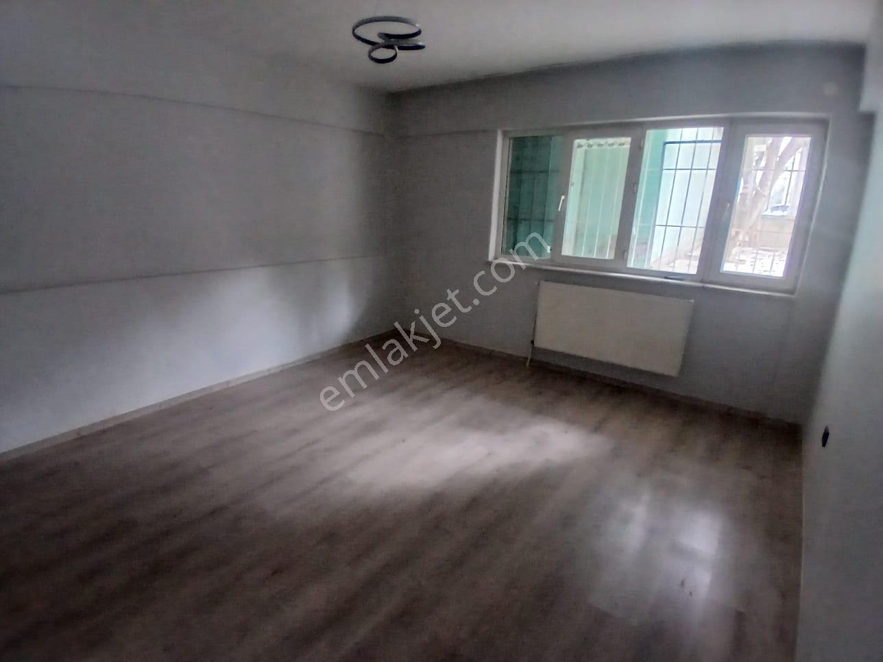 Ender Uysal Gayrimenkulden Sitelerde İçi Yenilenmiş 2+1 Kiralık Bahçekatı Daire... - Görsel 5