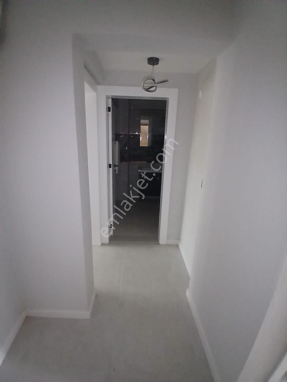Ender Uysal Gayrimenkulden Sitelerde İçi Yenilenmiş 2+1 Kiralık Bahçekatı Daire... - Görsel 11