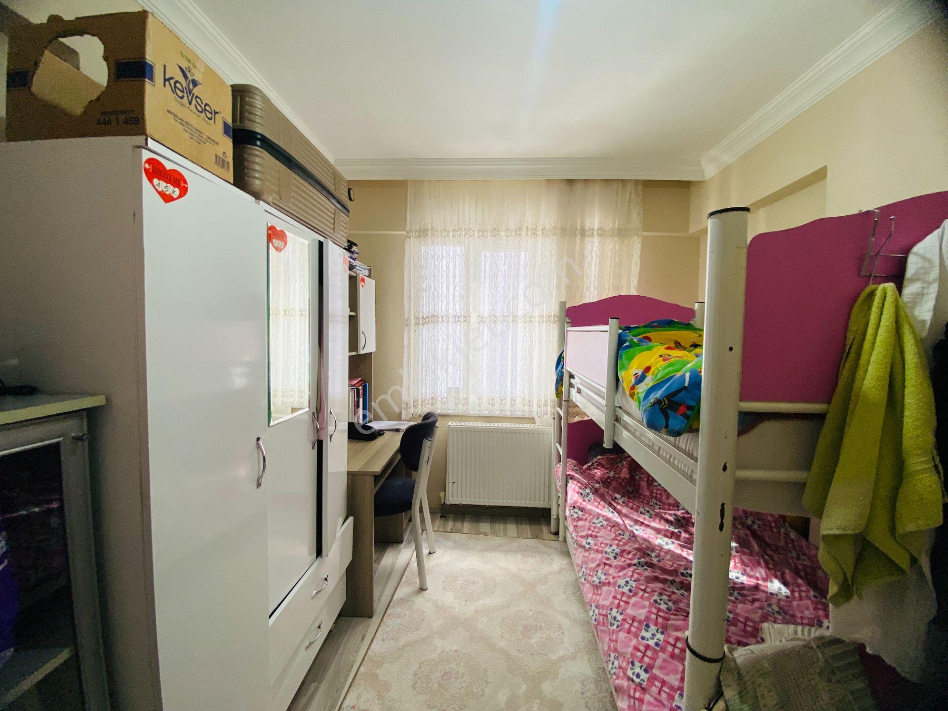 Güven'den Kapaklı'da Merkezi Konumda Ebv.banyolu Ön Cephe 2+1 Ev - Görsel 20