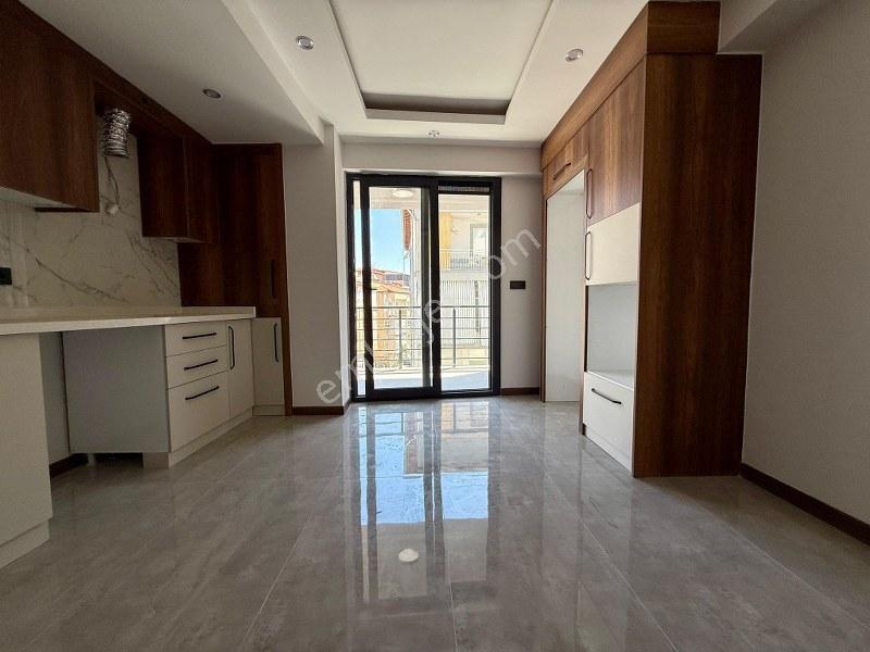 Fesleğen Mahallesinde 110m2 2+1 Sıfır Daire - Görsel 2