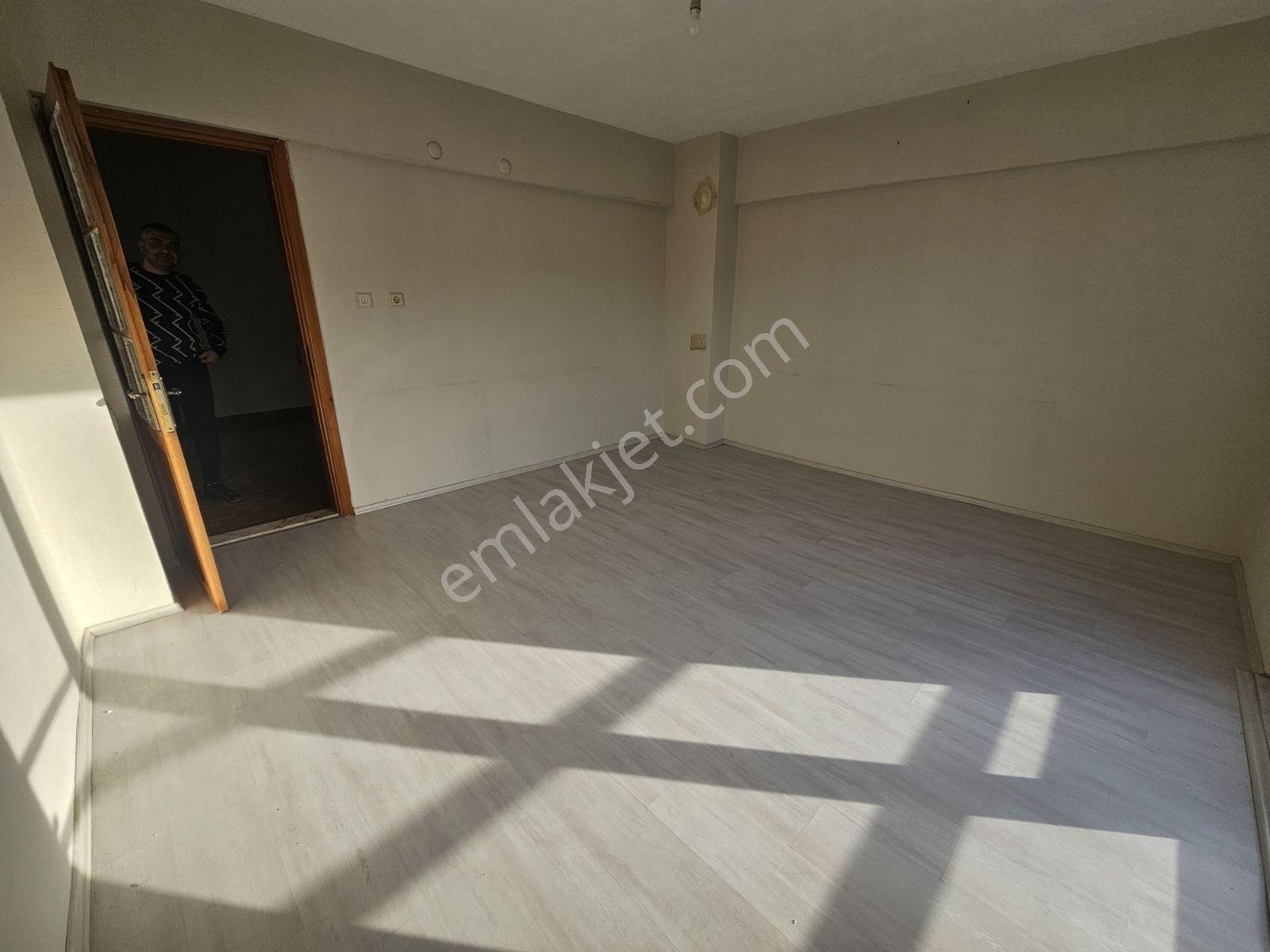 Yenişafak Mahallesinde 3,5+1 190m2 Kiralık Daire - Görsel 15