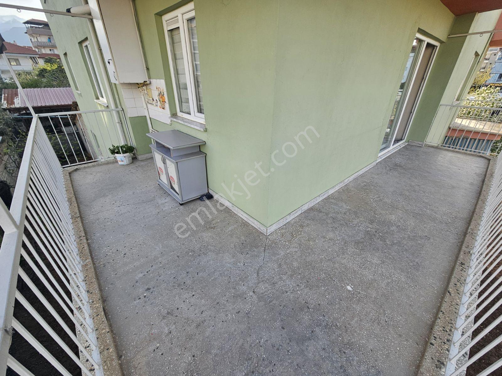 Yenişafak Mahallesinde 3,5+1 190m2 Kiralık Daire - Görsel 6