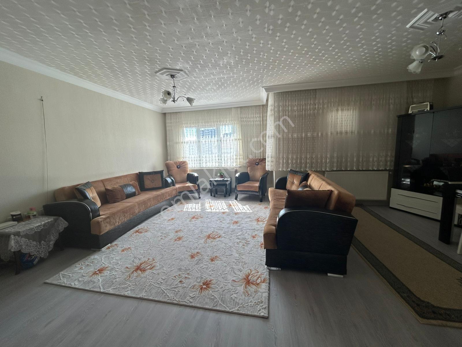 Batıkent Çakırlar'da Acil Satılık Full Yapılı 5+2 Köşe Villa - Görsel 21