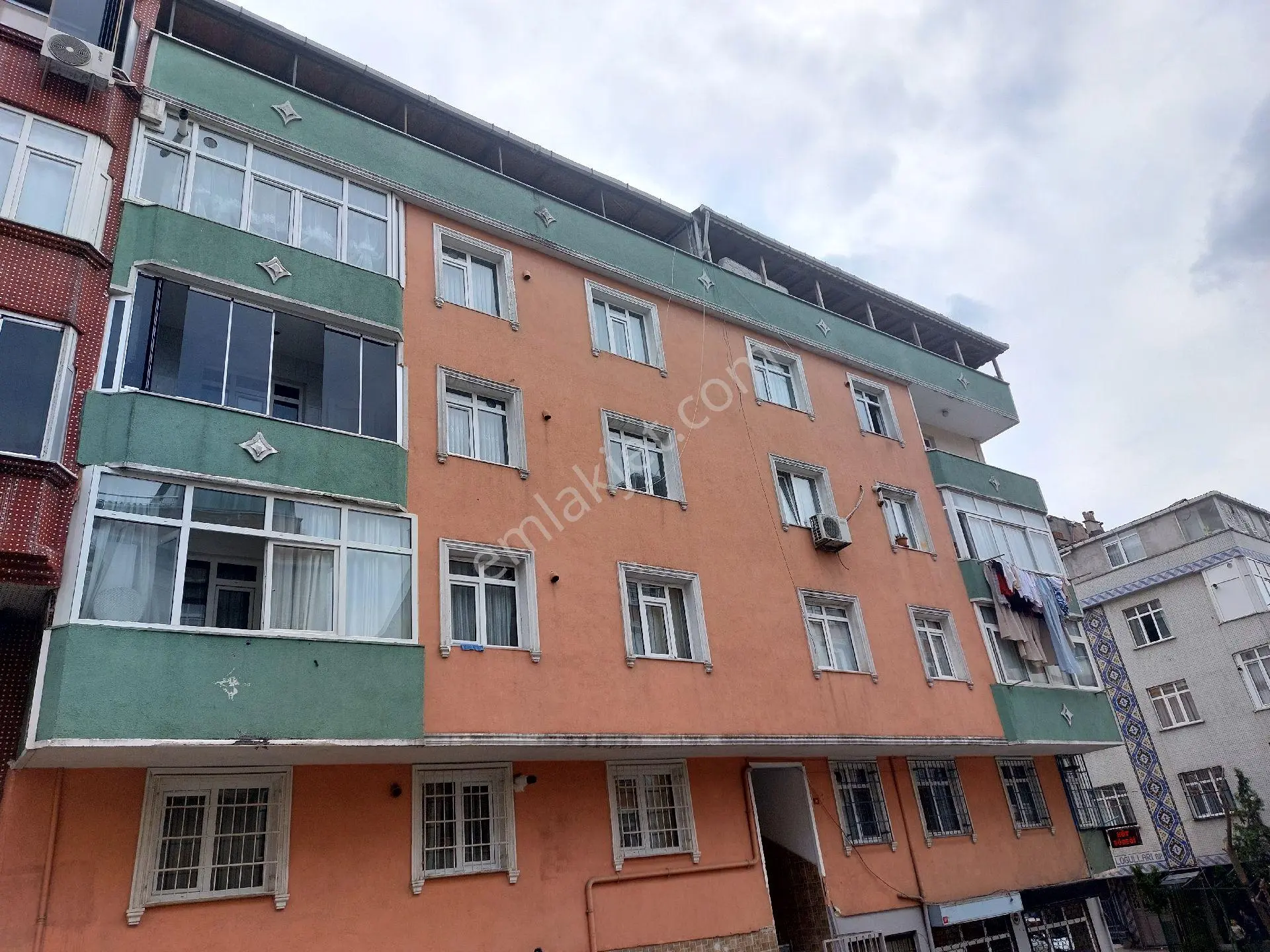 Gazi Osman Paşa Karayollarında Satılık Dubleks 3+2 180 M2 Metroya Yakın