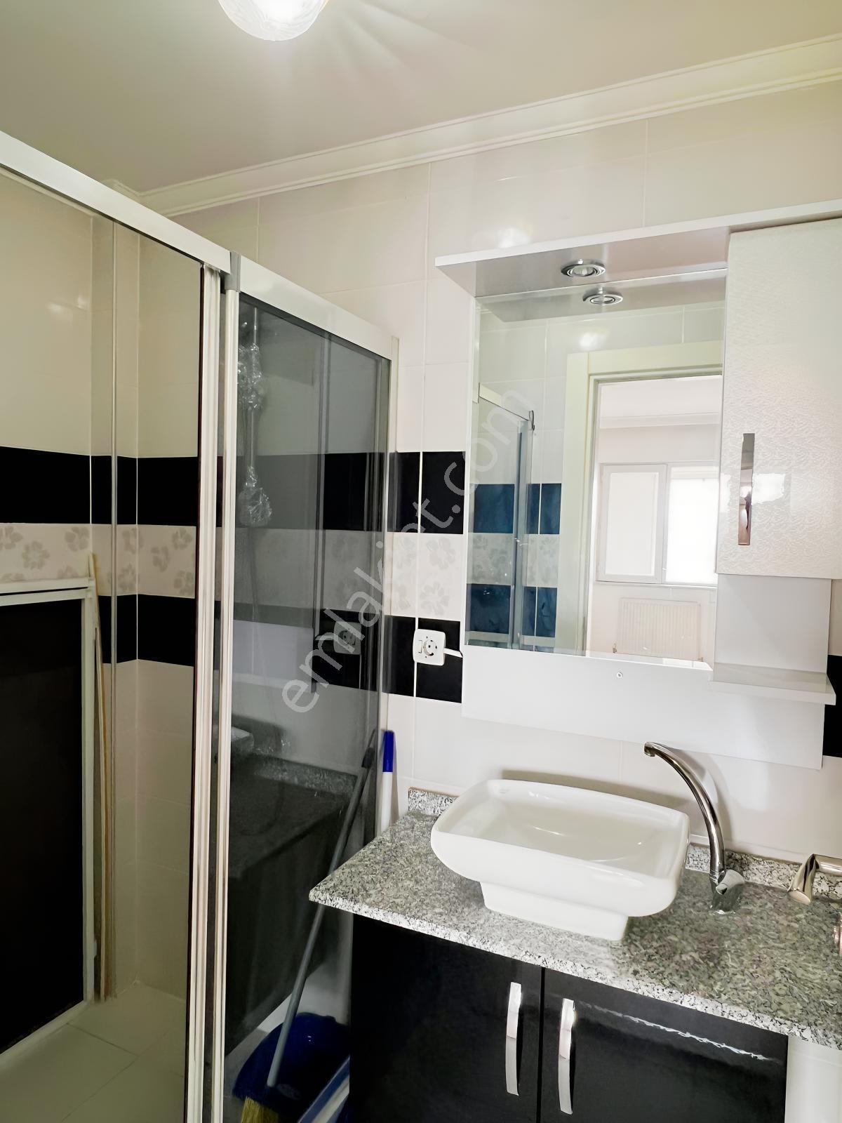Kartal'dan Botanik Metro Yakını 3+1 Kiralık Lüks Daire - Görsel 8