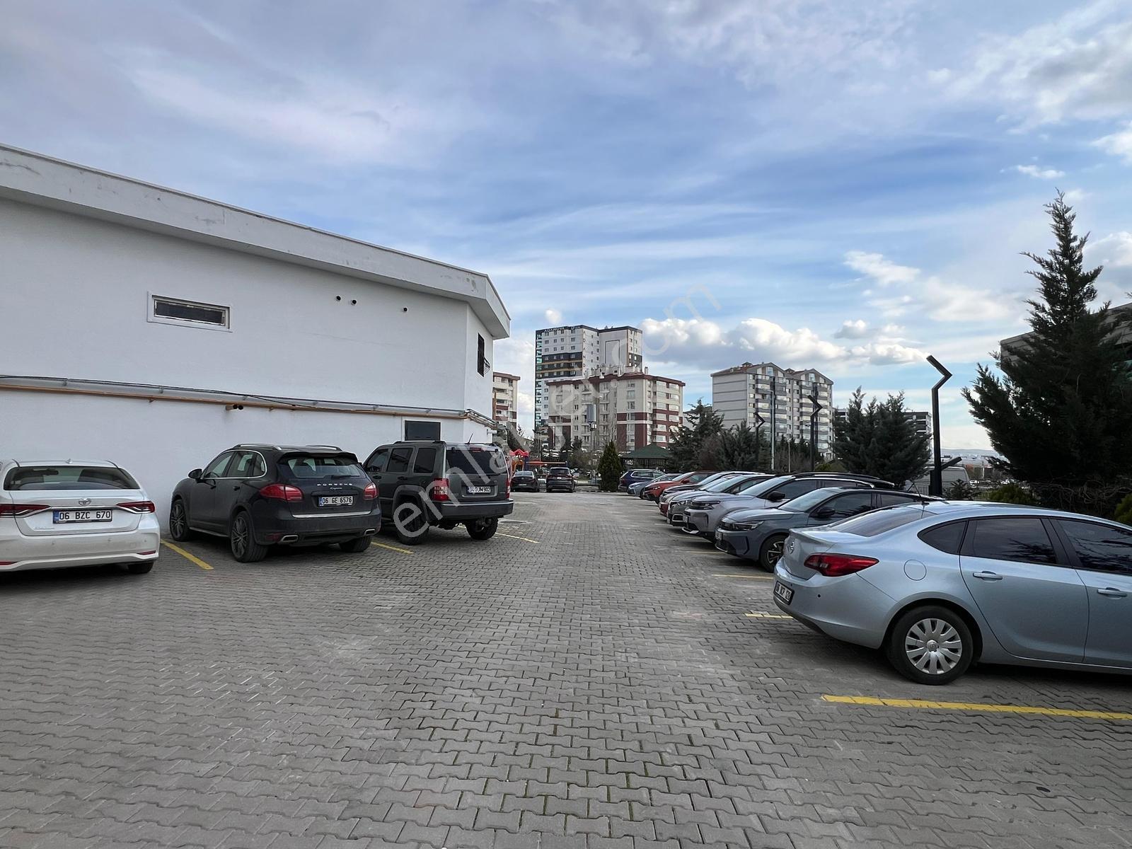 Kartal'dan Botanik Metro Yakını 3+1 Kiralık Lüks Daire - Görsel 21