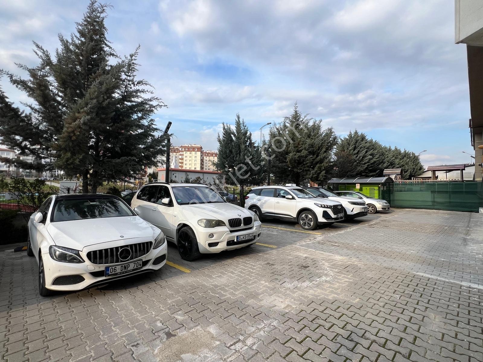 Kartal'dan Botanik Metro Yakını 3+1 Kiralık Lüks Daire - Görsel 4