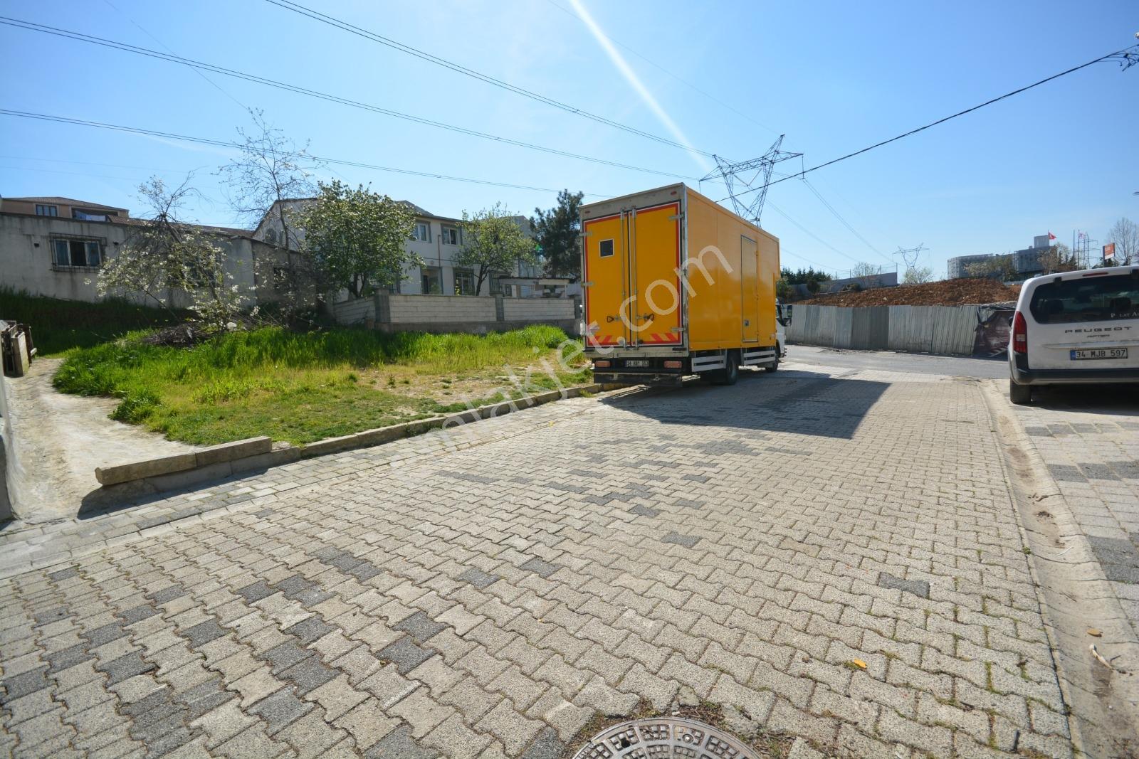 Satlık Metronun Yanında 220 M2 Cadde Üzeri Müstakil Ev - Görsel 13