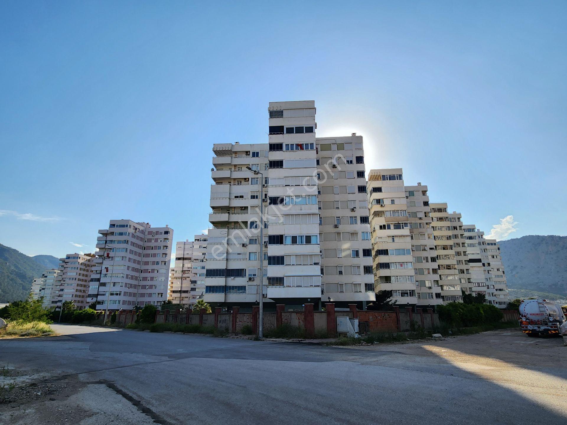 Konyaaltı Mimoza Sitesi'nde 2. Katta Kiralık 3+1 160 M2 Daire Gdkb
