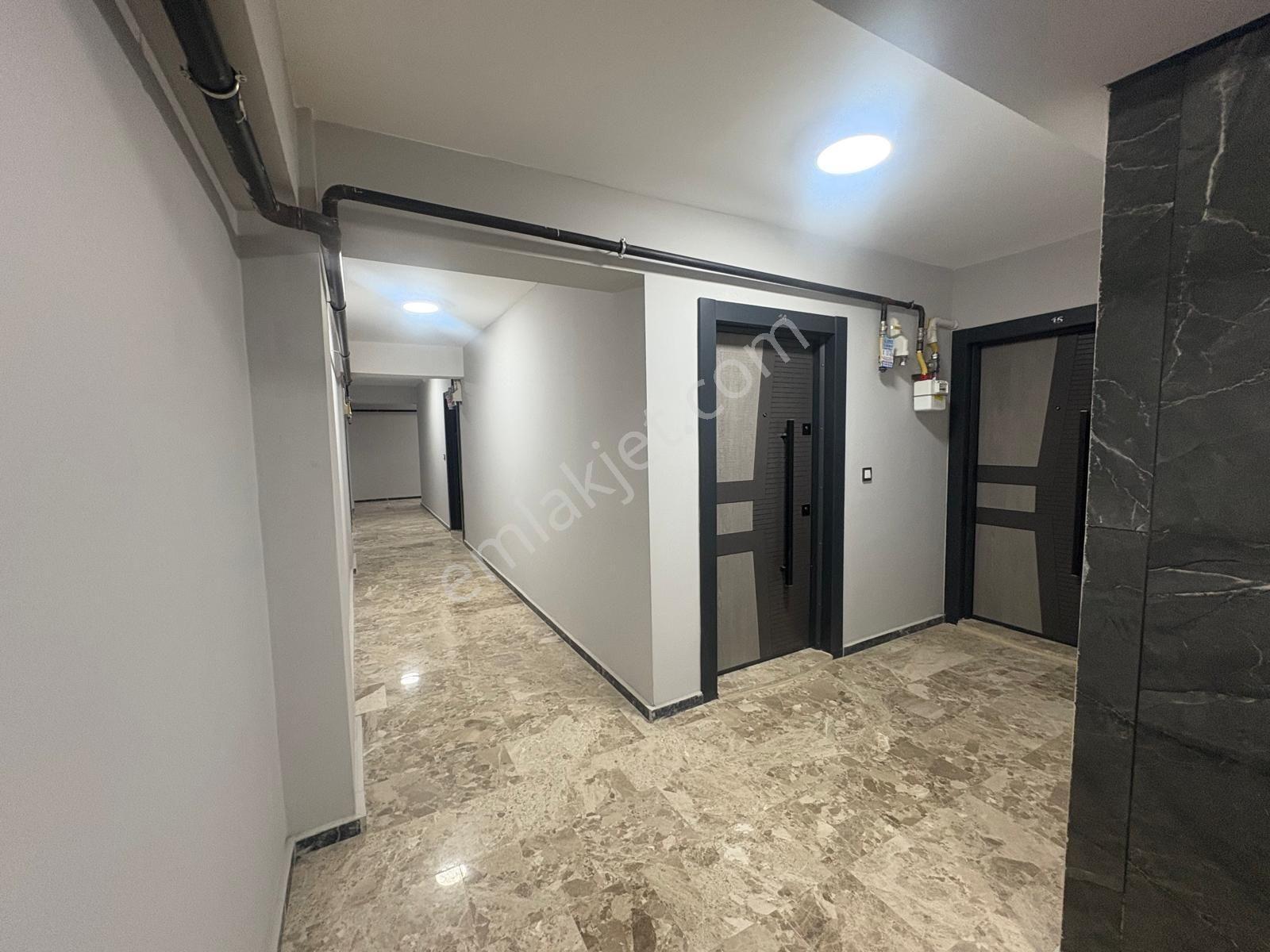 Çarşının En Güzel Konumunda Ara Kat 1+1 Yatırıma Uygun - Görsel 20