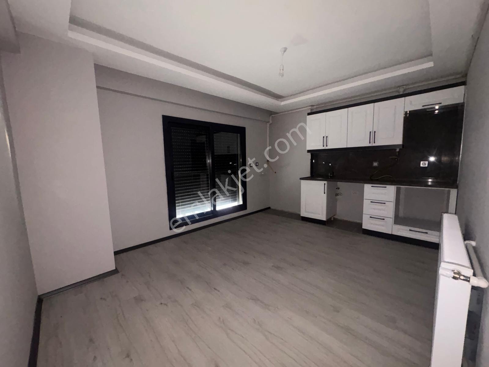 Çarşının En Güzel Konumunda Ara Kat 1+1 Yatırıma Uygun - Görsel 24