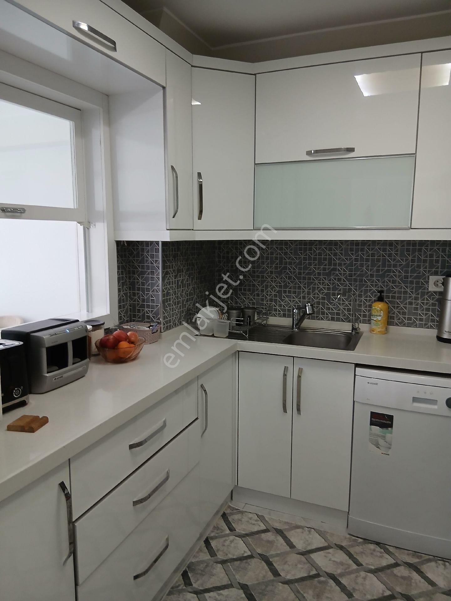 Bahçelievlerde Cadde Üzeri Asans3oda Salon Lüksyapılı Necla Emlaktan Kiralıktır - Görsel 23